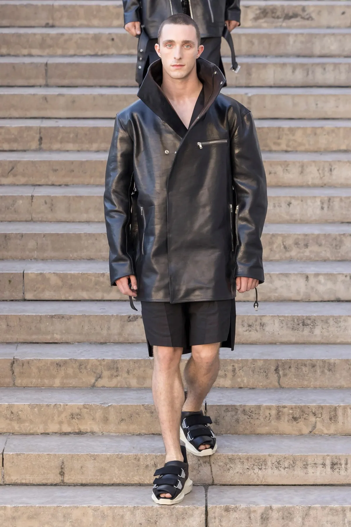 Rick Owens dévoile une élégance subversive pour le printemps 2026