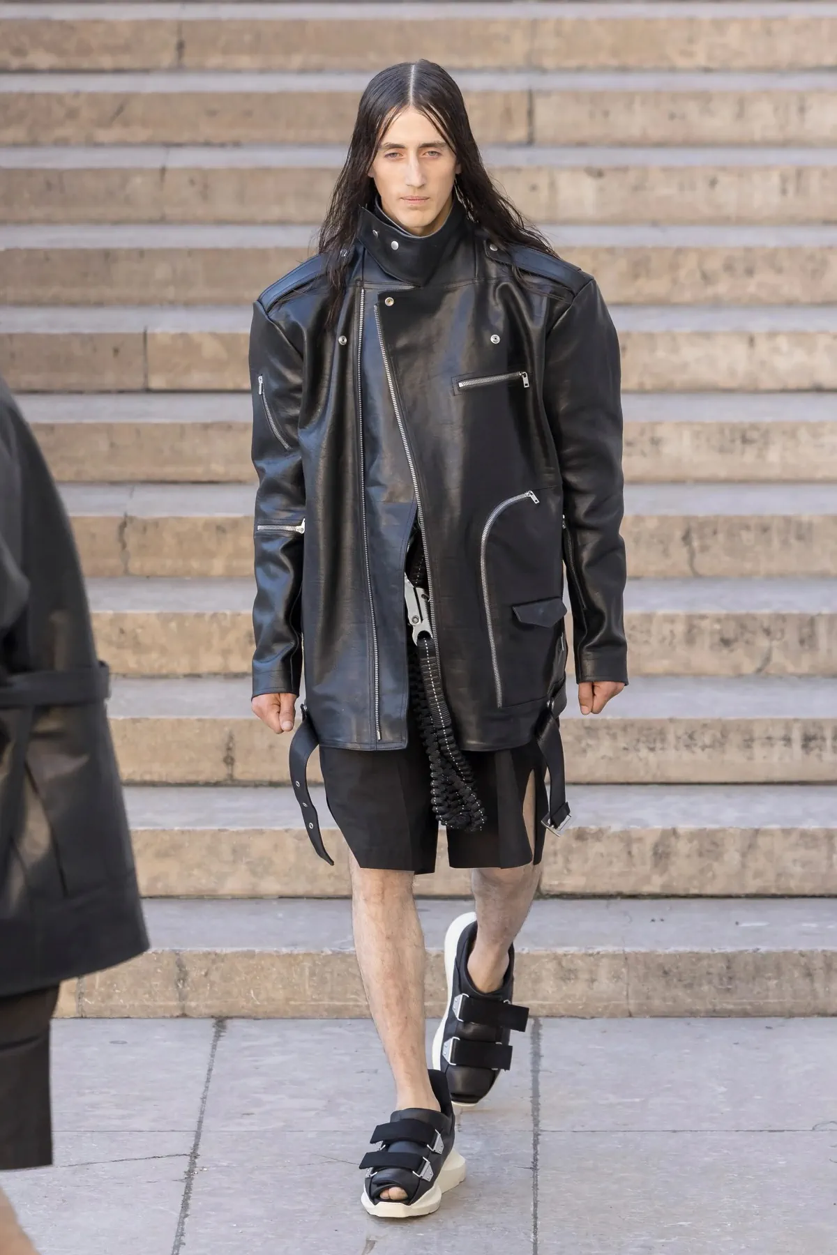 Rick Owens dévoile une élégance subversive pour le printemps 2026