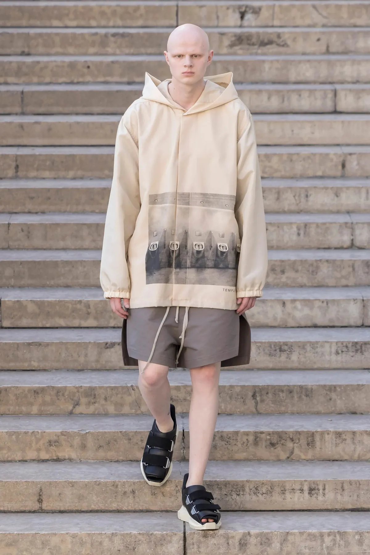 Rick Owens dévoile une élégance subversive pour le printemps 2026