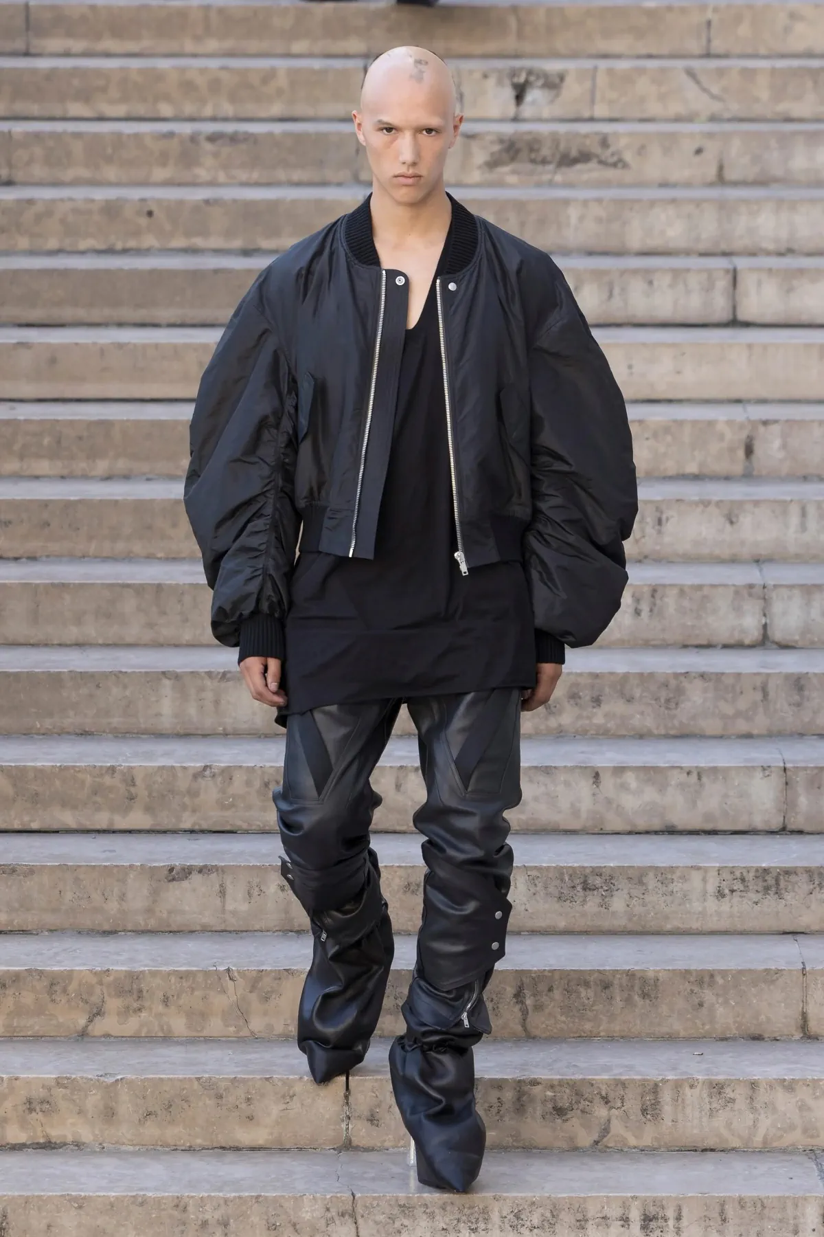 Rick Owens dévoile une élégance subversive pour le printemps 2026