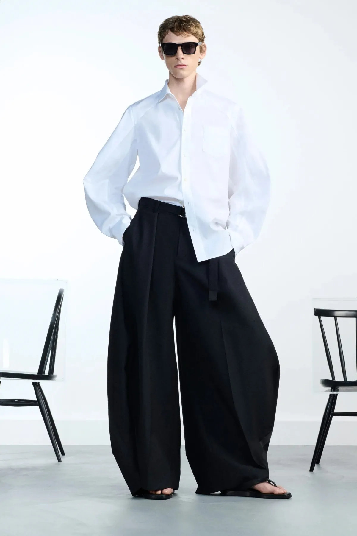 Sacai Spring Summer 2026 Paris Fashion Week Mens 2 Au printemps 2026, sacai privilégie le confort dans l'élégance masculine