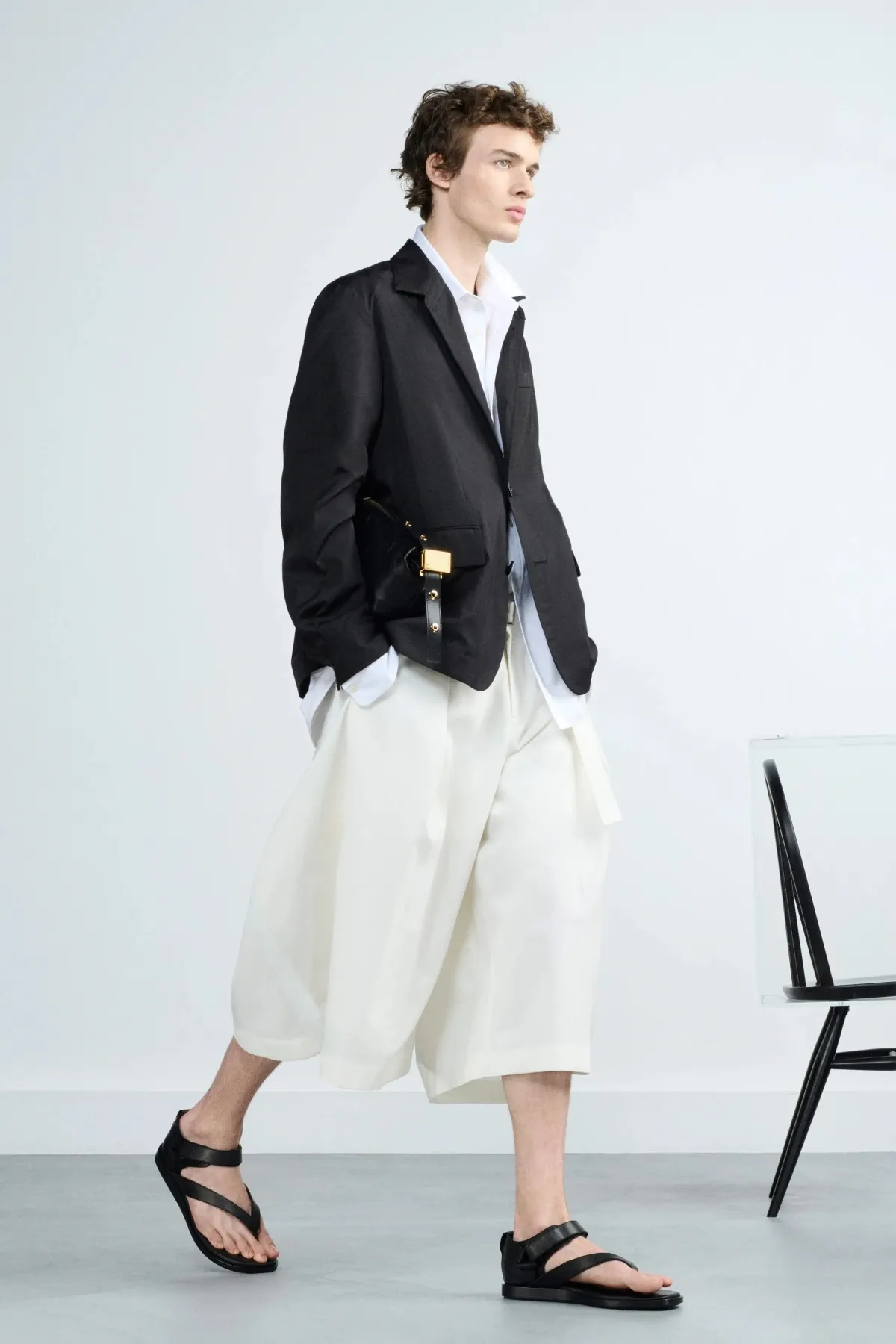 Sacai Spring Summer 2026 Paris Fashion Week Mens 3 Au printemps 2026, sacai privilégie le confort dans l'élégance masculine