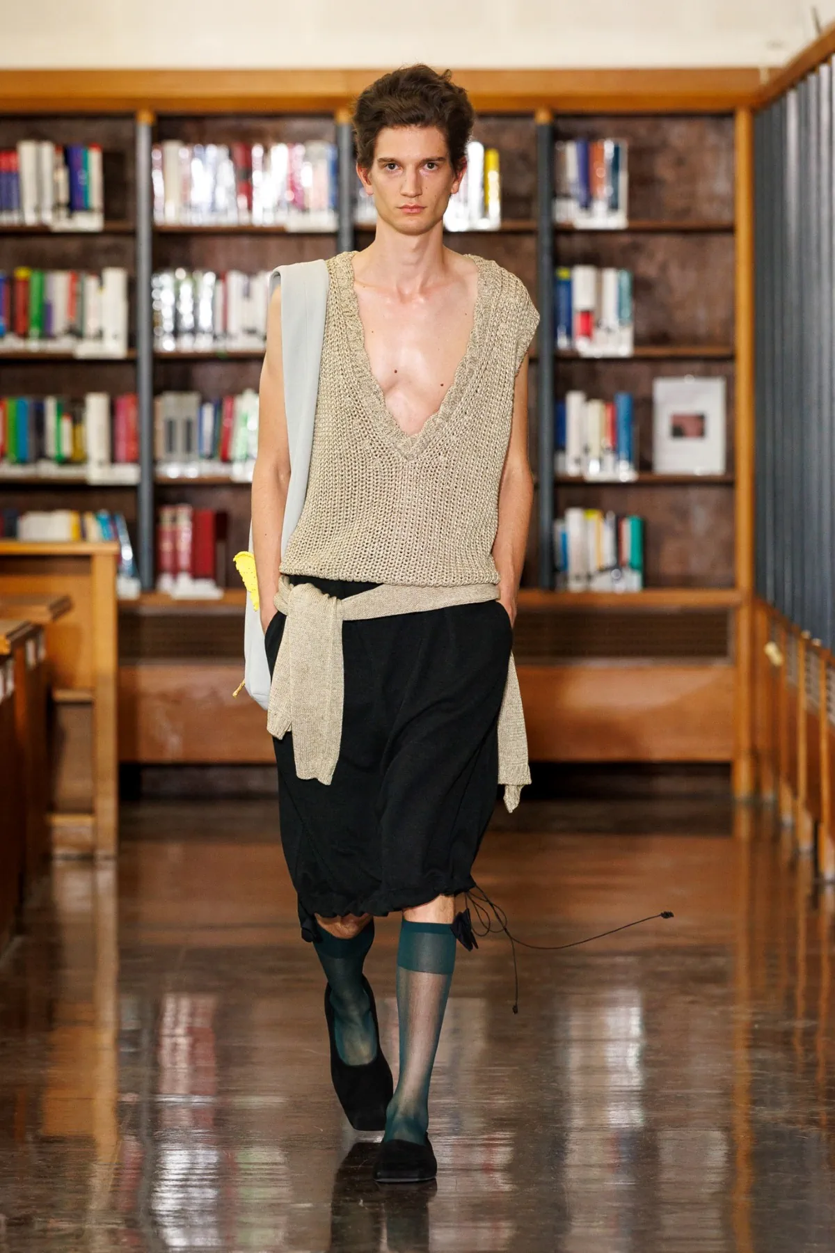 Printemps 2026, SEAN SUEN transforme la bibliothèque parisienne en théâtre onirique