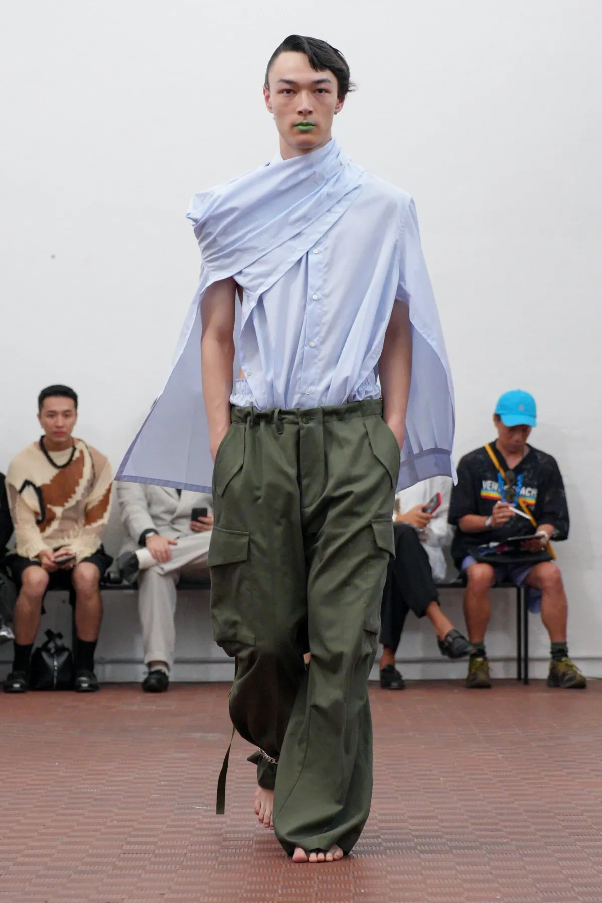 Setchu Spring Summer 2026 Milan Fashion Week 3 Pour Printemps 2026, Setchu repousse les limites de la mode masculine avec ses créations transformables