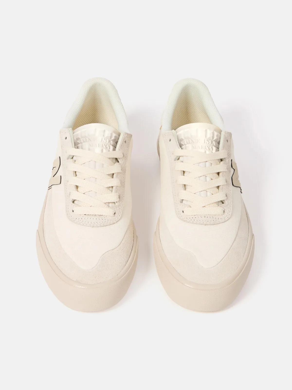 Stone Island x New Balance Chaussures de skate nautique 10 Stone Island et New Balance lancent leur première chaussure de skateboard avec une toile réactive à la lumière