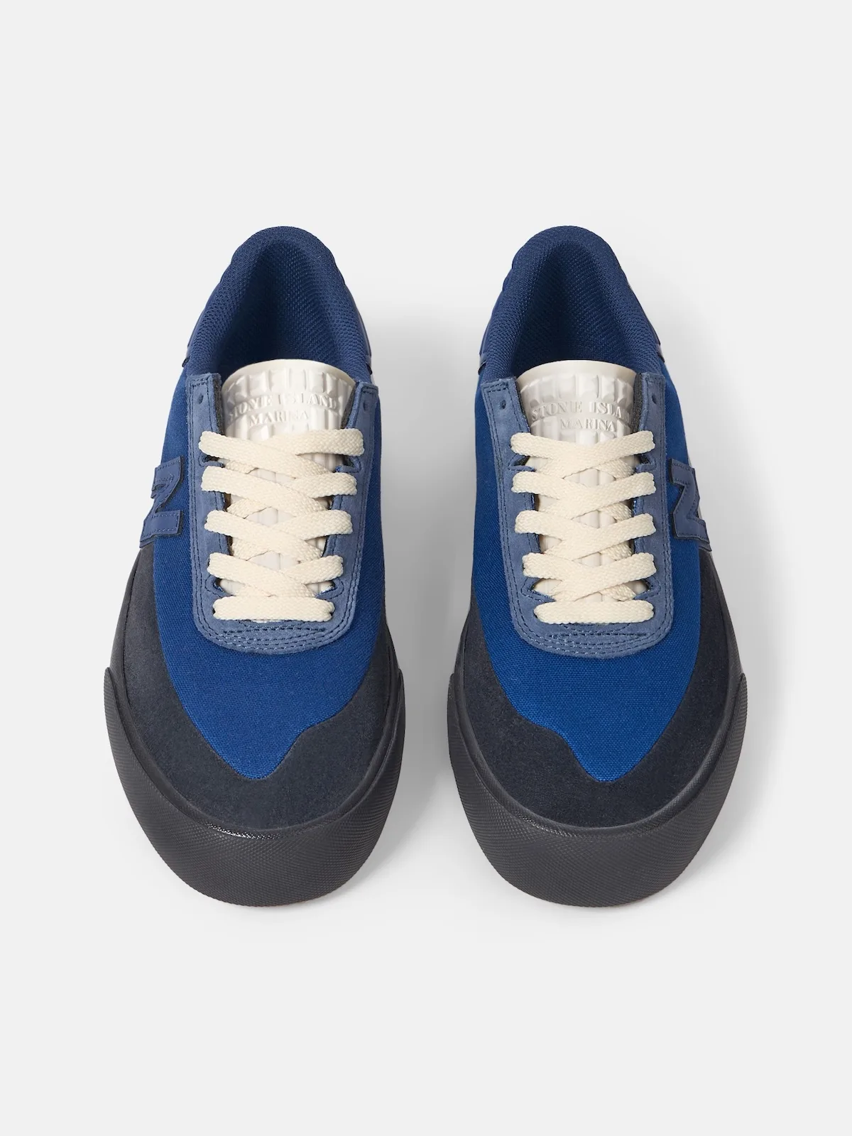 Stone Island x New Balance Chaussures de skate nautique 2 Stone Island et New Balance lancent leur première chaussure de skateboard avec une toile réactive à la lumière
