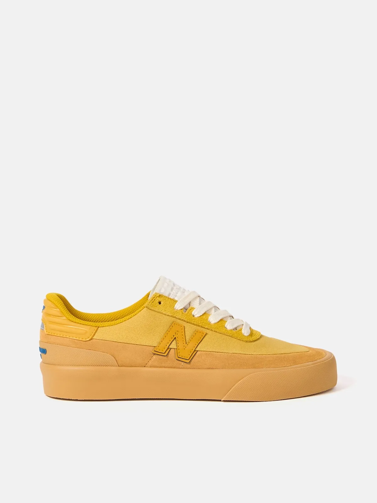 Stone Island x New Balance Chaussures de skate nautique 4 Stone Island et New Balance lancent leur première chaussure de skateboard avec une toile réactive à la lumière