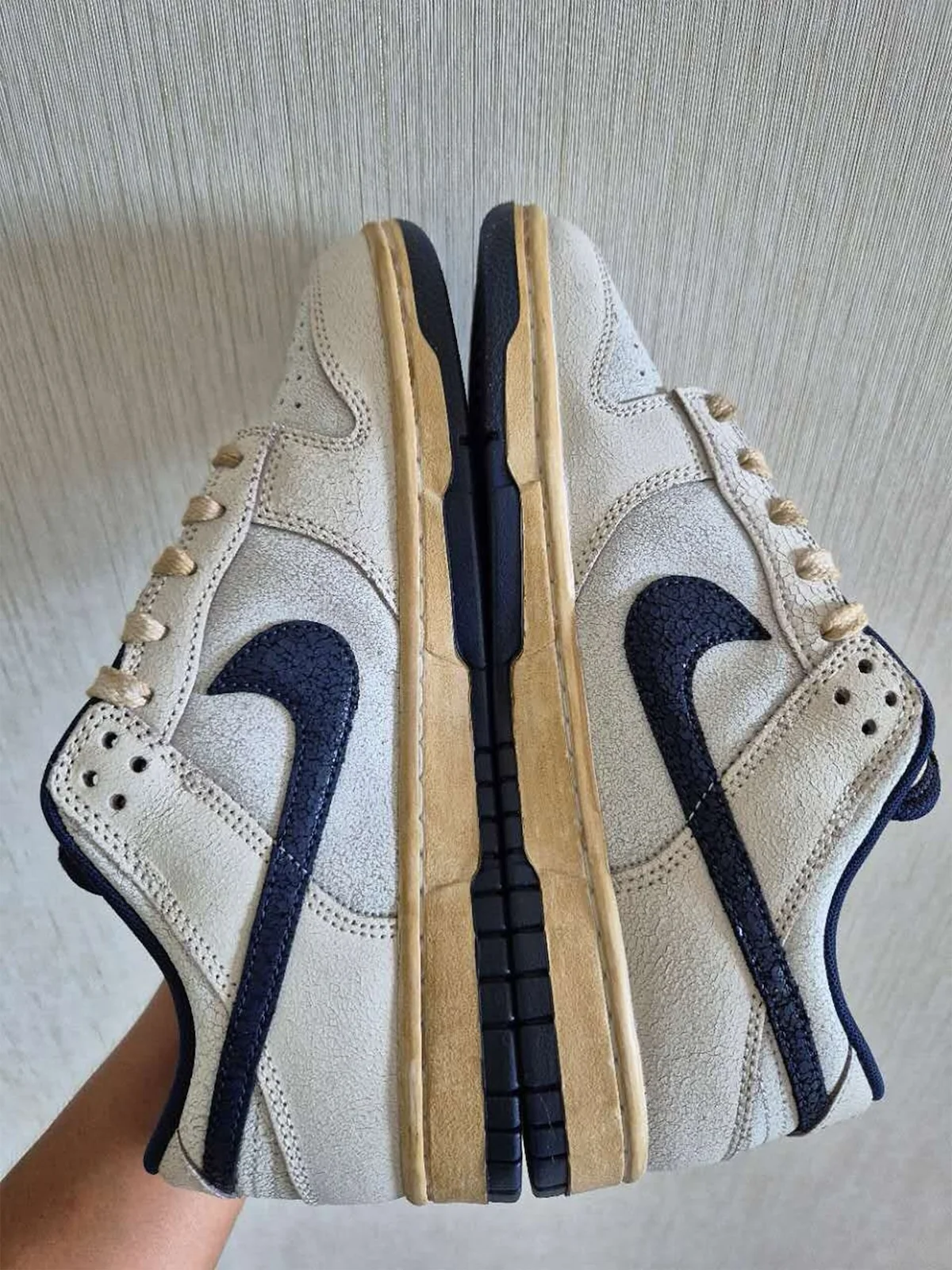 Stranger Things x Nike Dunk Low Pack 2 Les Stranger Things x Nike Dunk Low sont prévues pour la saison festive 2025