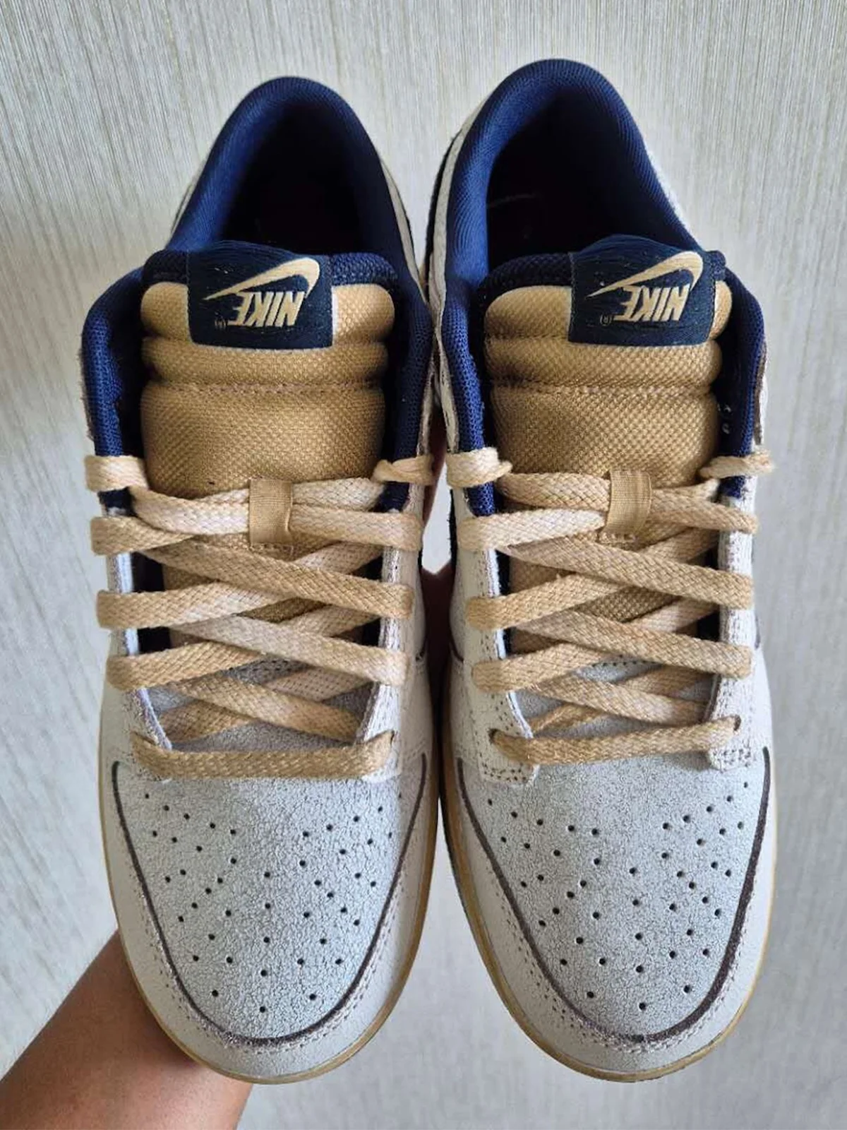 Stranger Things x Nike Dunk Low Pack 3 Les Stranger Things x Nike Dunk Low sont prévues pour la saison festive 2025