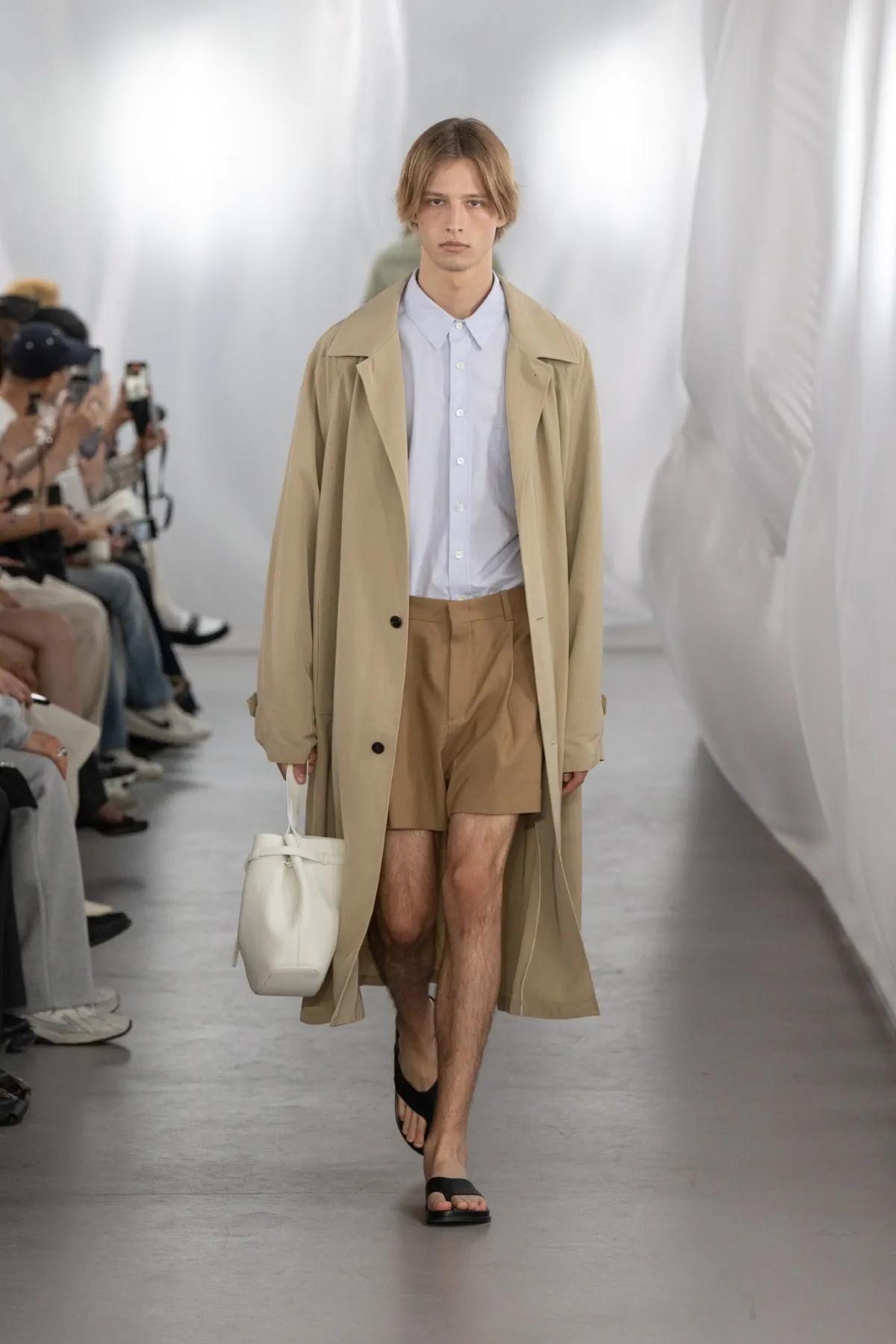 SYSTEM célèbre la liberté urbaine masculine pour le printemps 2026