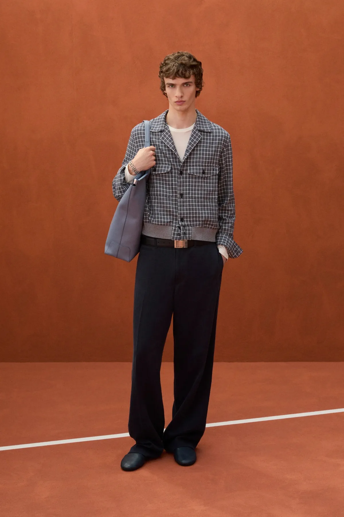 La collection Printemps 2026 de Tod's transforme Villa Necchi Campiglio en club exclusif italien