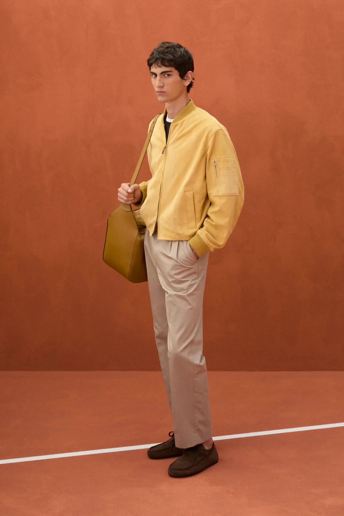 La collection Printemps 2026 de Tod's transforme Villa Necchi Campiglio en club exclusif italien