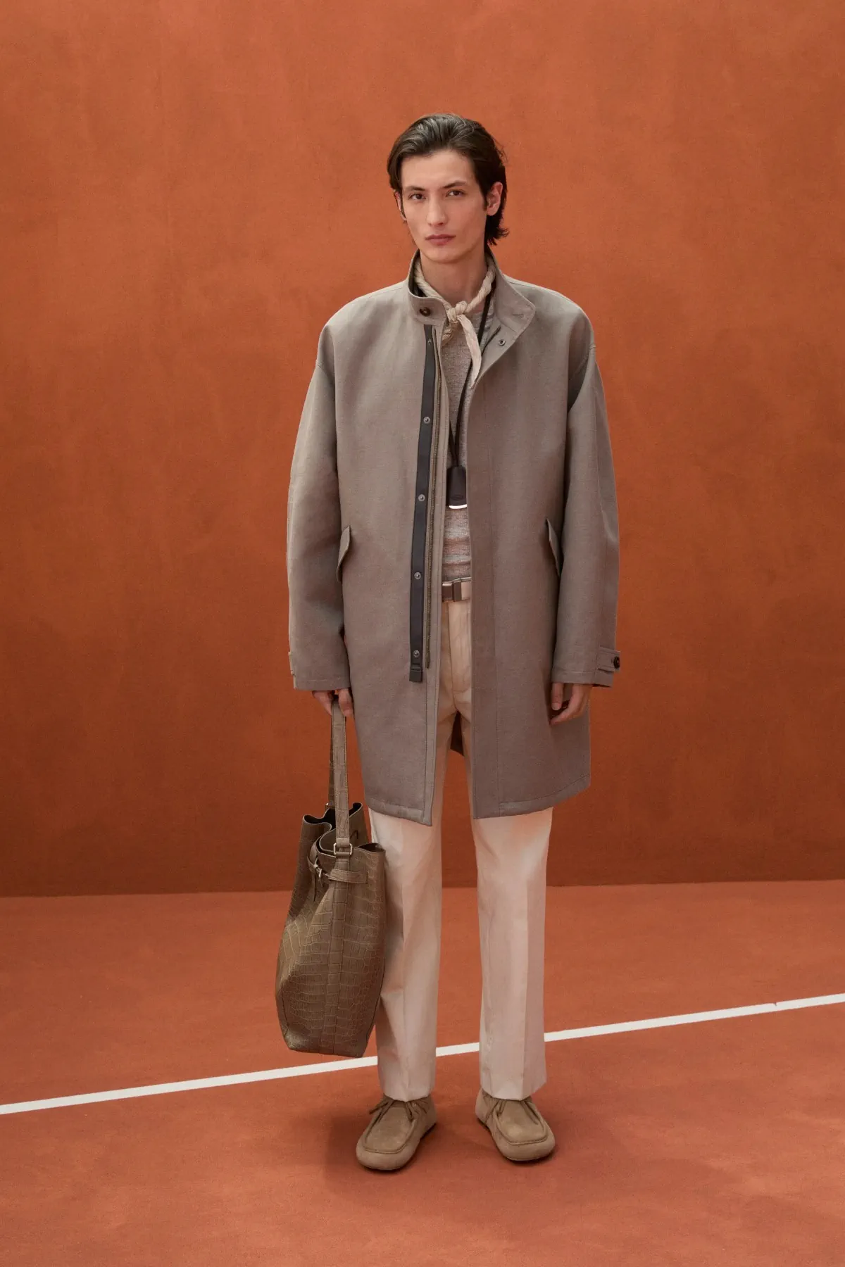 La collection Printemps 2026 de Tod's transforme Villa Necchi Campiglio en club exclusif italien