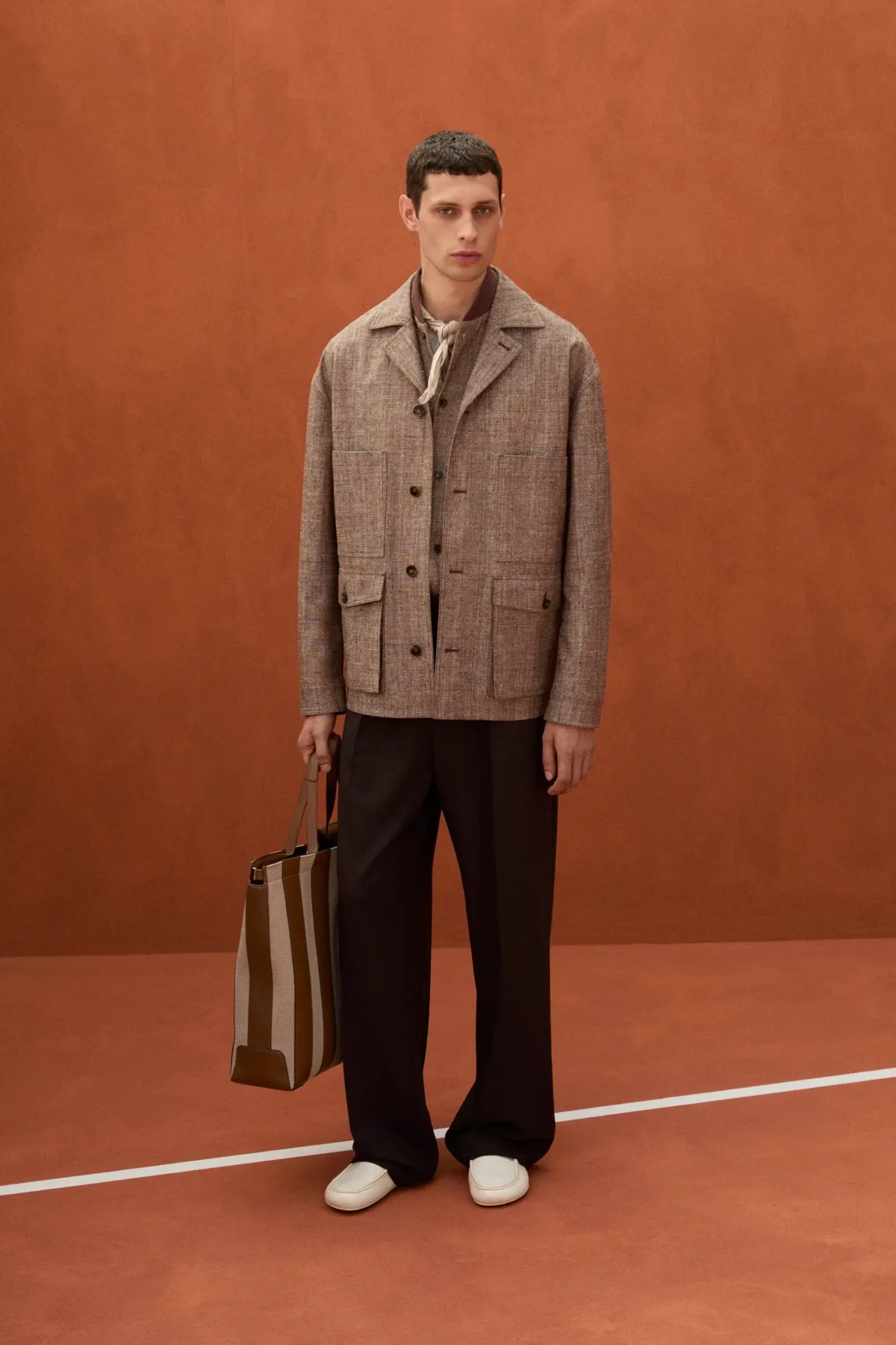 La collection Printemps 2026 de Tod's transforme Villa Necchi Campiglio en club exclusif italien