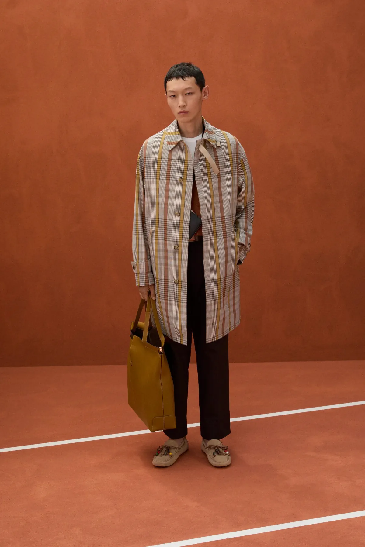 La collection Printemps 2026 de Tod's transforme Villa Necchi Campiglio en club exclusif italien