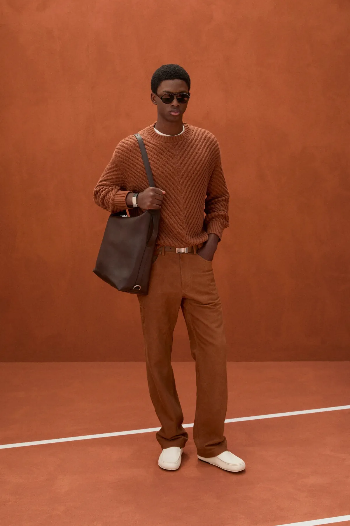 La collection Printemps 2026 de Tod's transforme Villa Necchi Campiglio en club exclusif italien