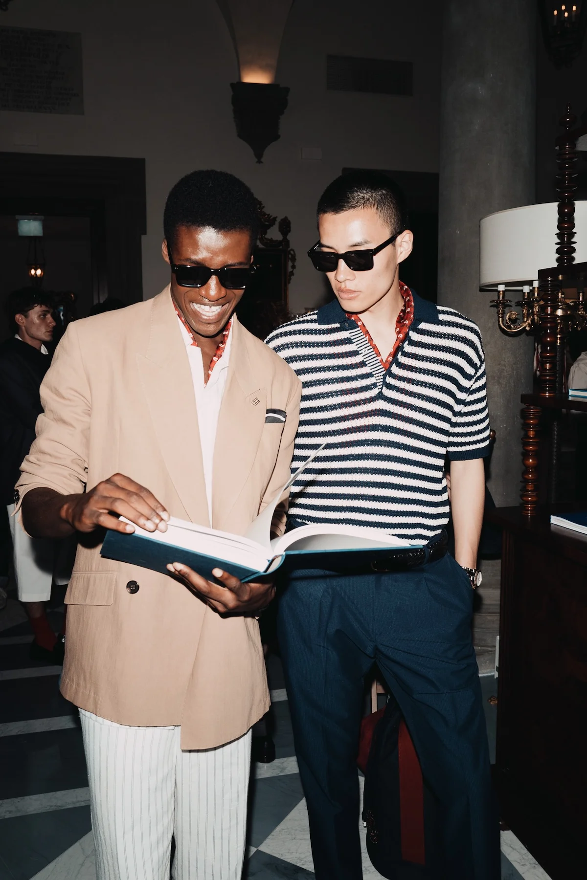 Tommy Hilfiger Printemps 2026 au Pitti Uomo 11 Pour le printemps 2026, Tommy Hilfiger revisite le style preppy américain au Pitti Uomo