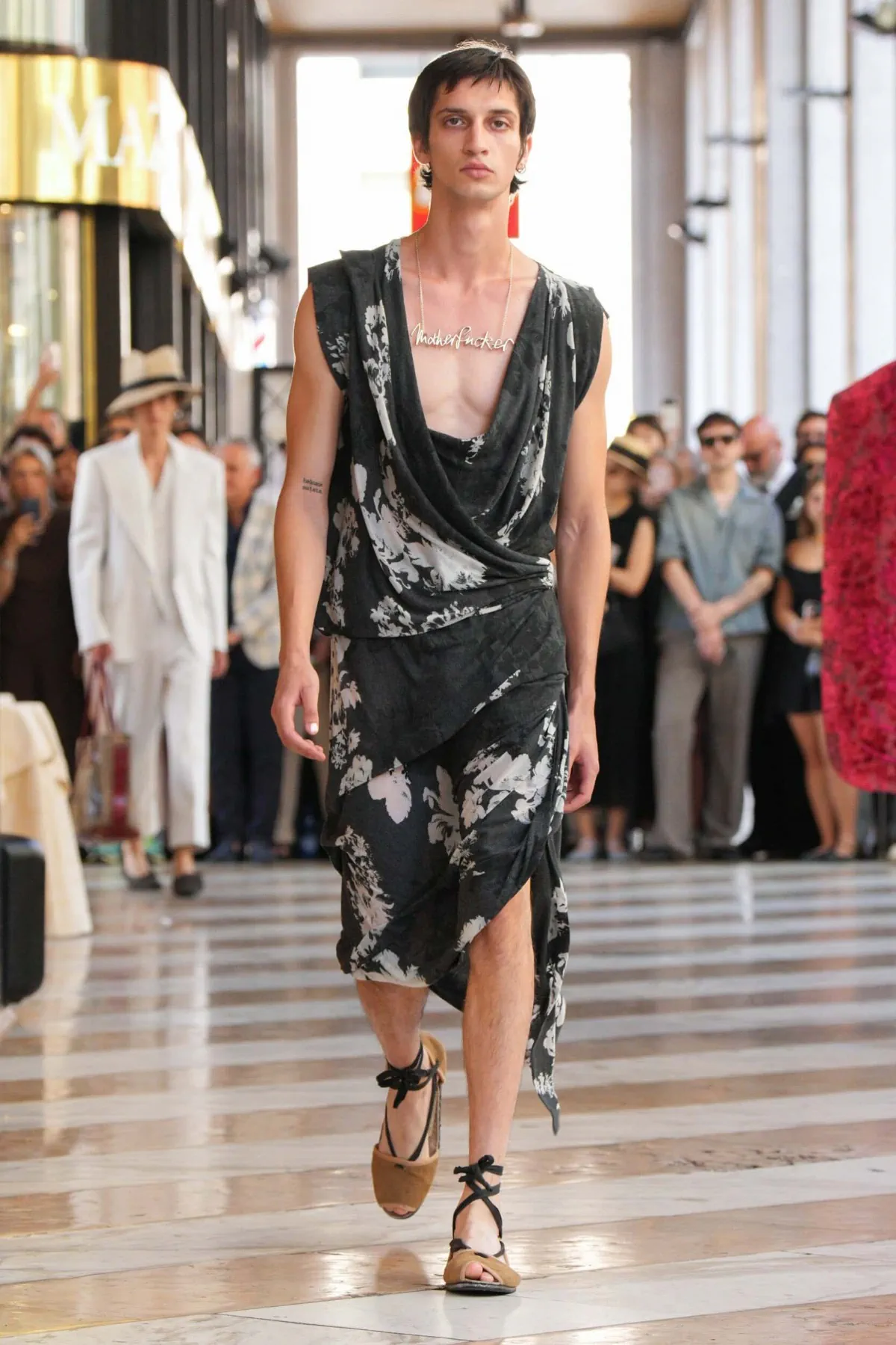 Vivienne Westwood Printemps 2026 : un vestiaire sans frontières