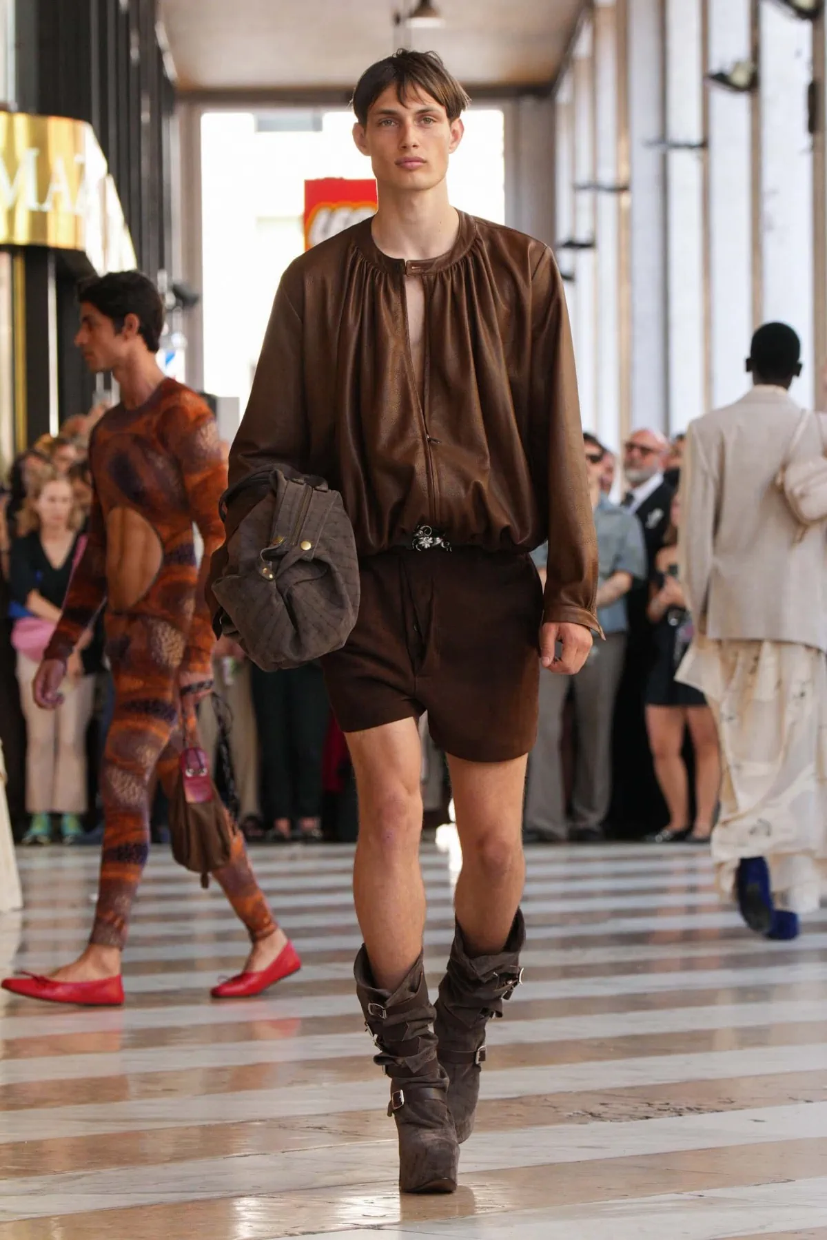 Vivienne Westwood Printemps 2026 : un vestiaire sans frontières