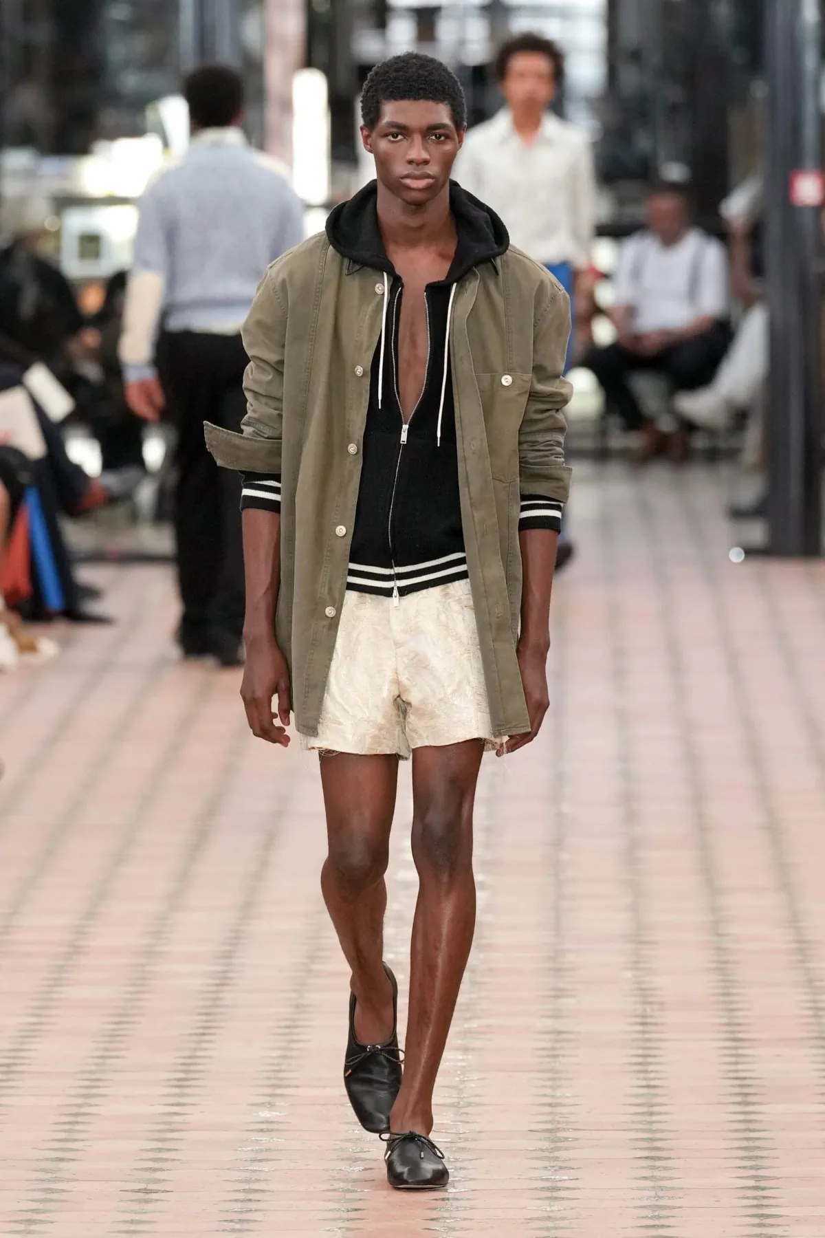 La collection Printemps 2026 de Wales Bonner rend hommage au savoir-faire britannique et célèbre dix années de création