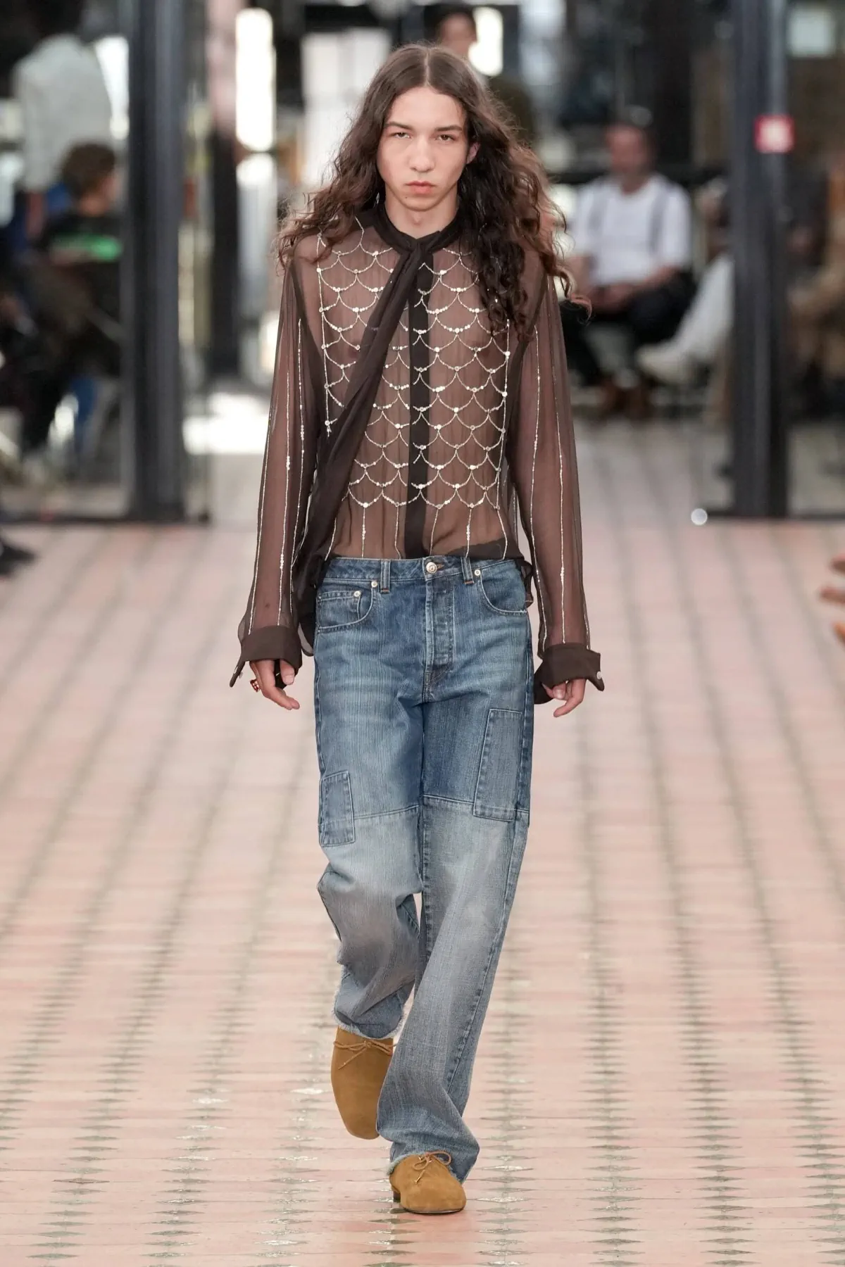 La collection Printemps 2026 de Wales Bonner rend hommage au savoir-faire britannique et célèbre dix années de création