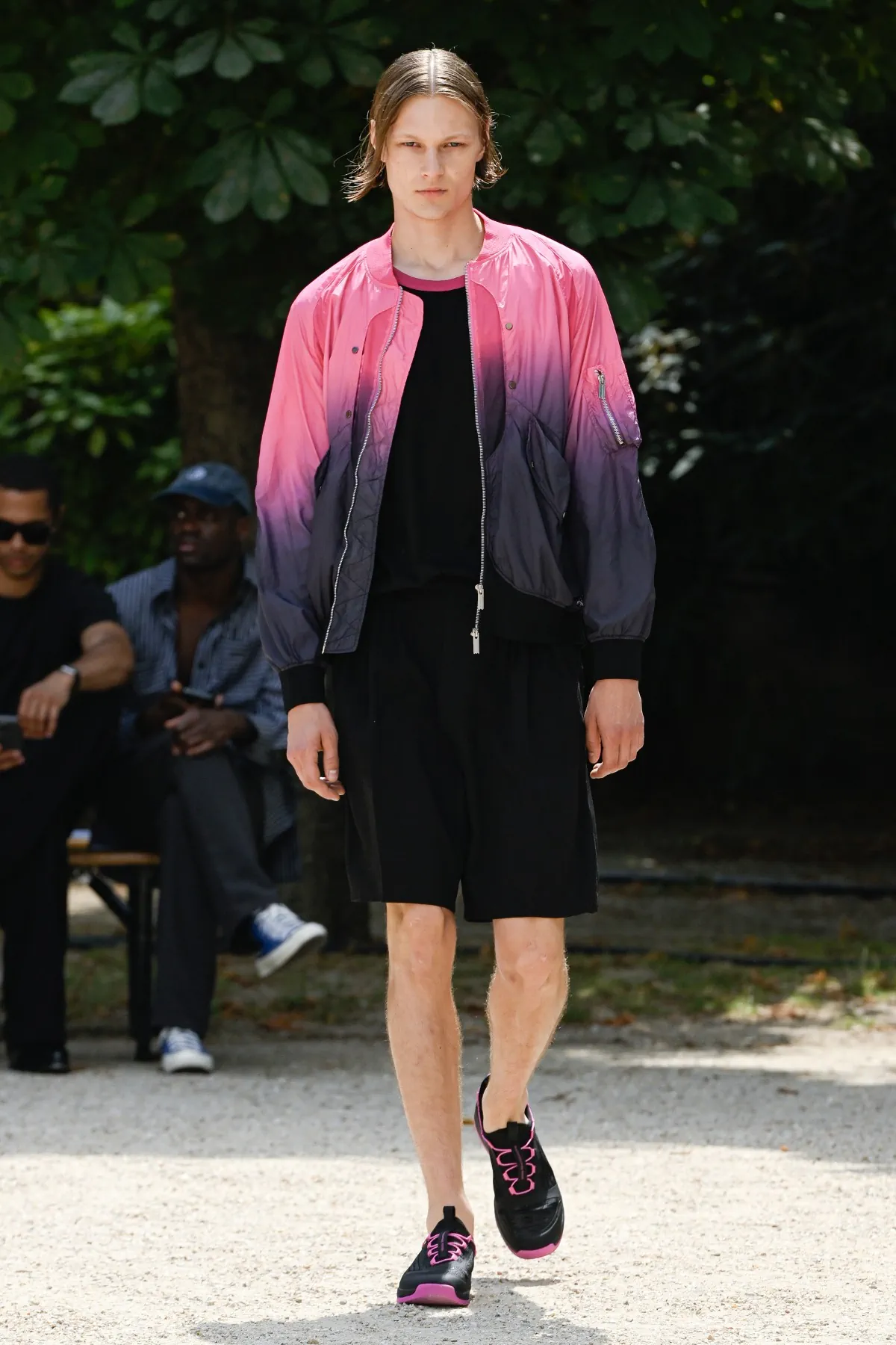 White Mountaineering réinvente l'héritage de la mode outdoor pour le printemps 2026