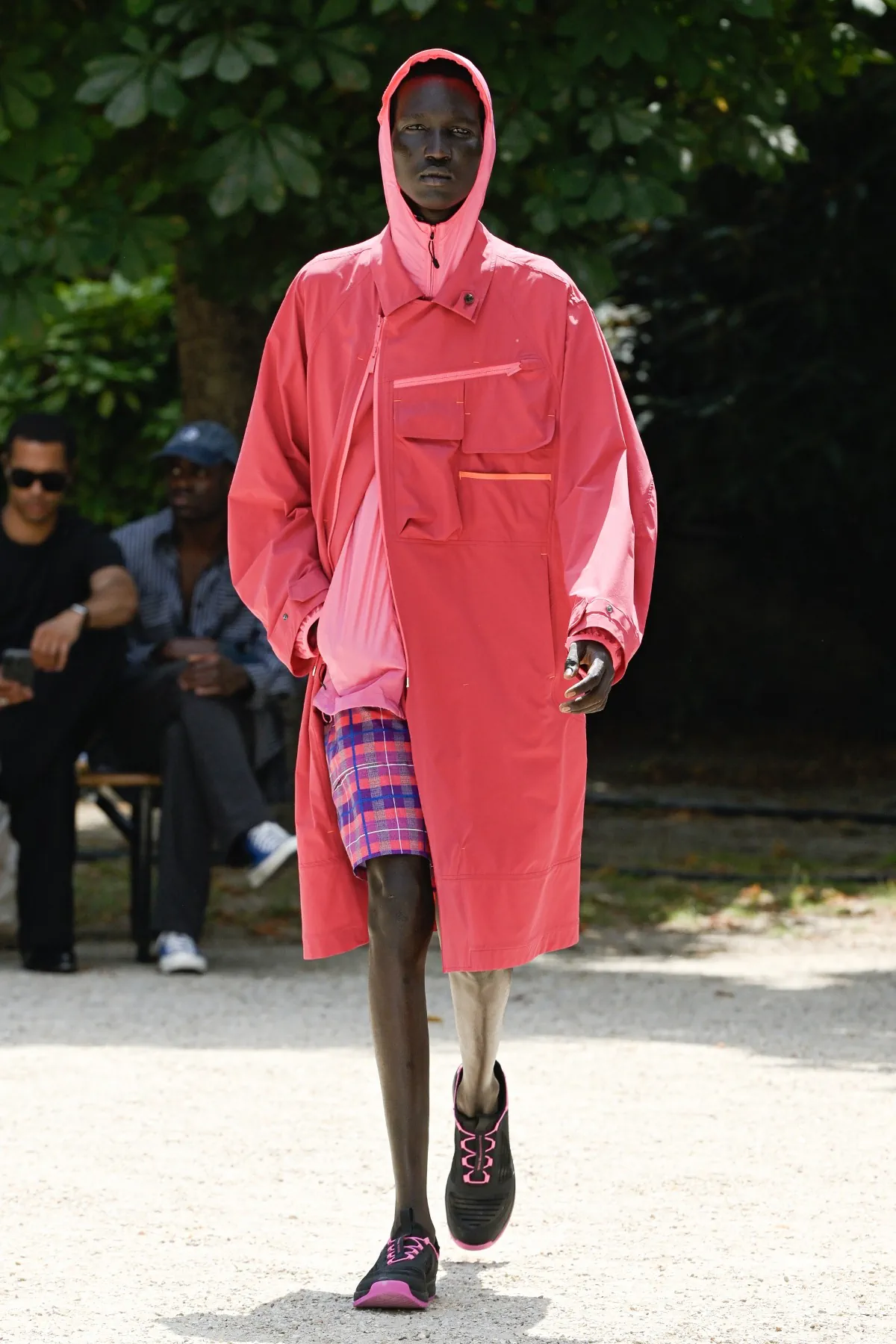 White Mountaineering réinvente l'héritage de la mode outdoor pour le printemps 2026