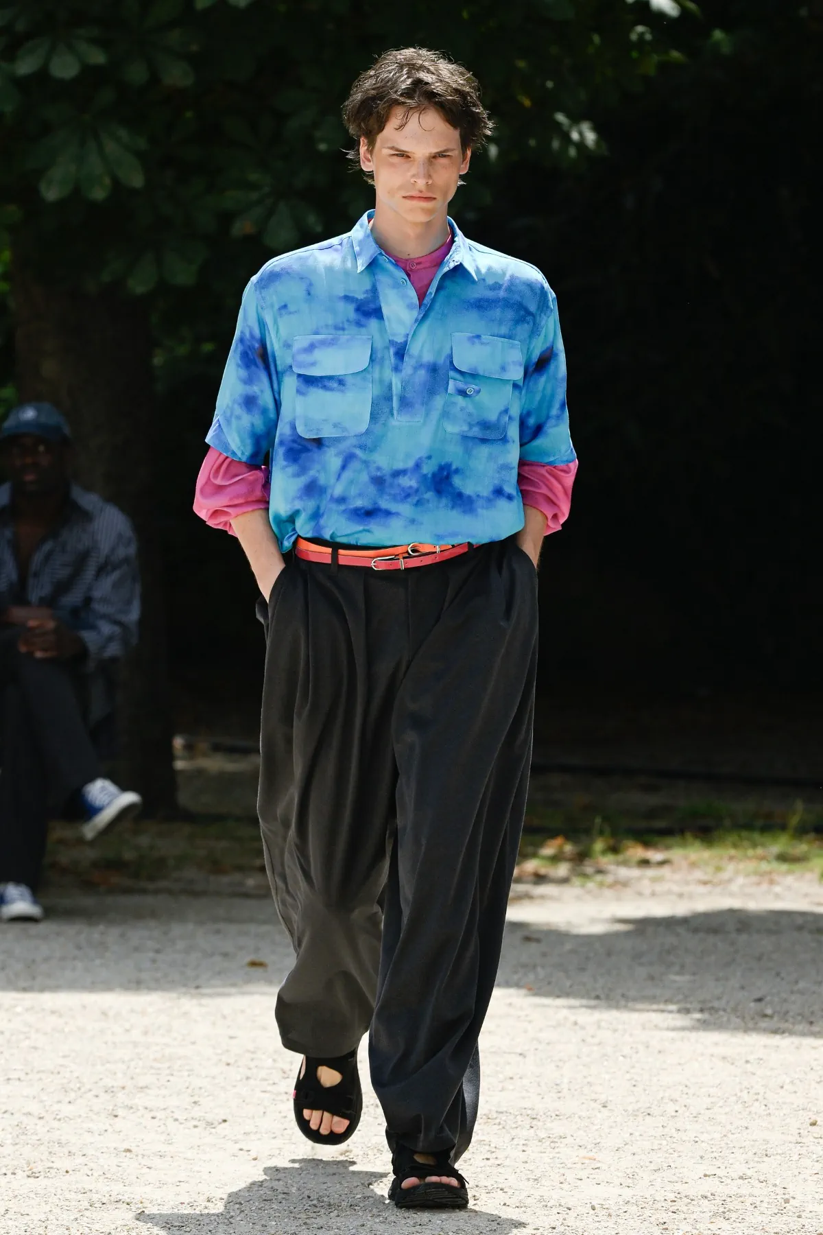 White Mountaineering réinvente l'héritage de la mode outdoor pour le printemps 2026