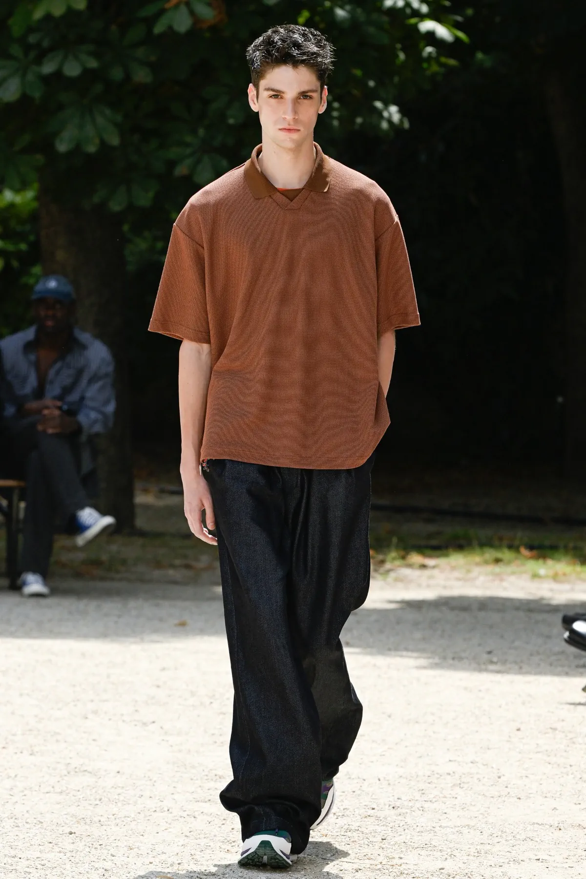 White Mountaineering réinvente l'héritage de la mode outdoor pour le printemps 2026