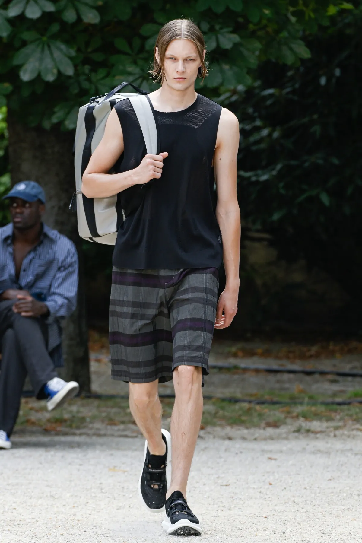 White Mountaineering réinvente l'héritage de la mode outdoor pour le printemps 2026