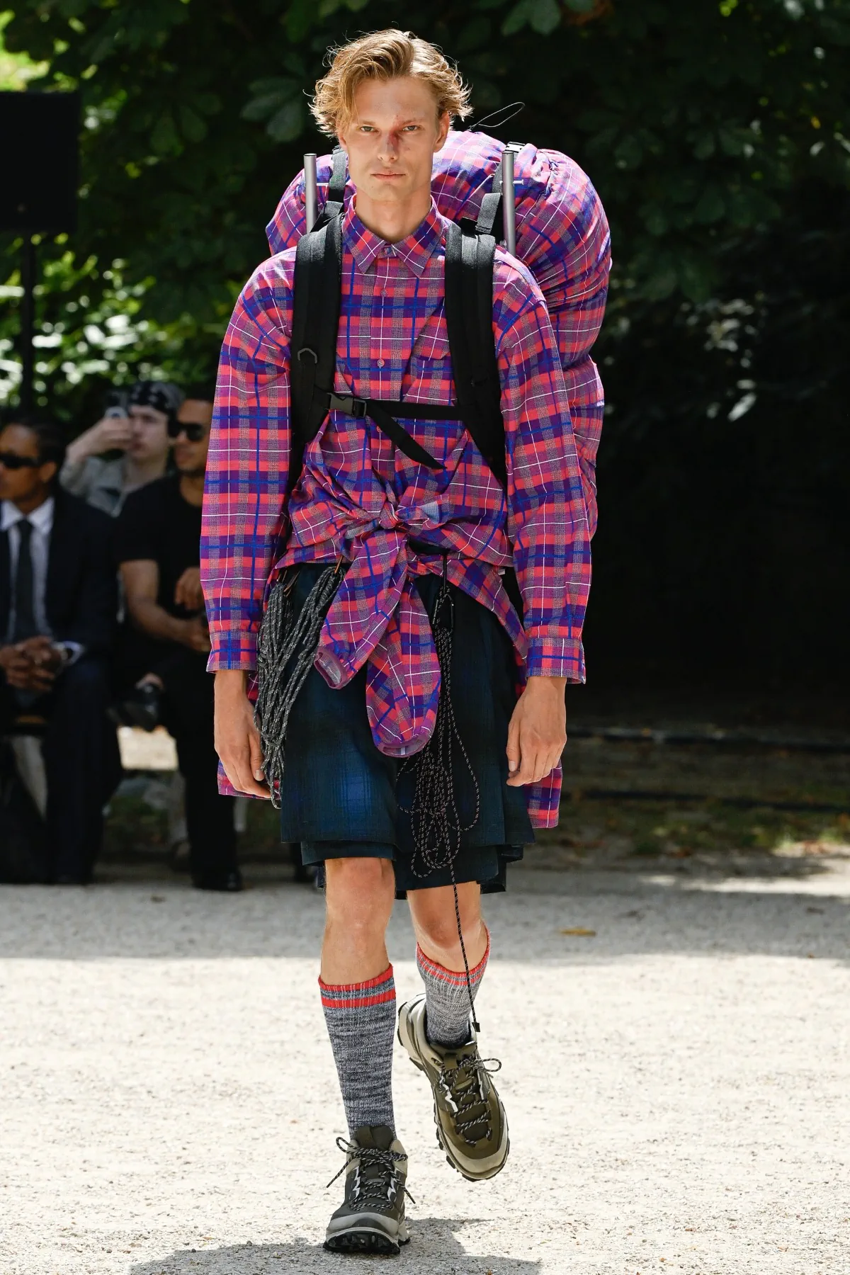 White Mountaineering Spring Summer 2026 Paris Fashion Week 3 White Mountaineering réinvente l'héritage de la mode outdoor pour le printemps 2026