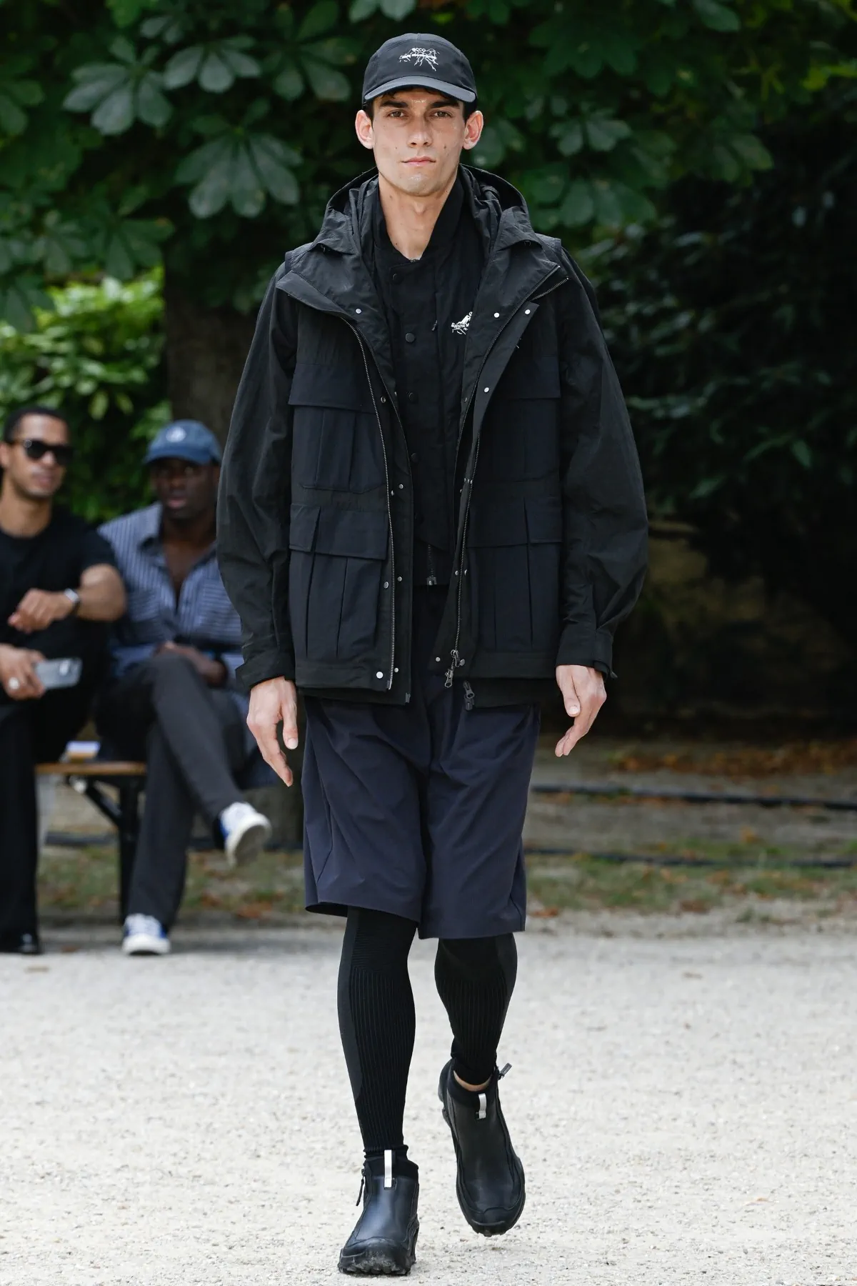 White Mountaineering réinvente l'héritage de la mode outdoor pour le printemps 2026