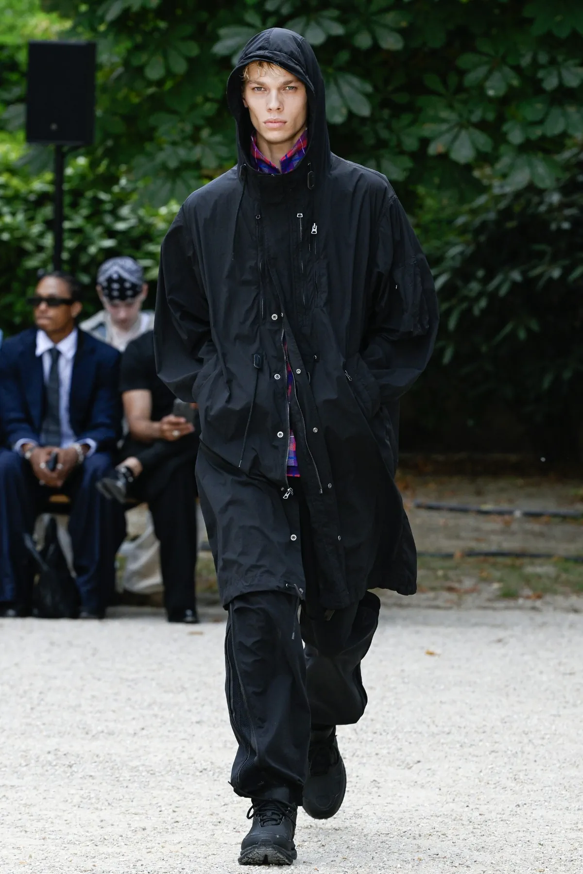 White Mountaineering réinvente l'héritage de la mode outdoor pour le printemps 2026