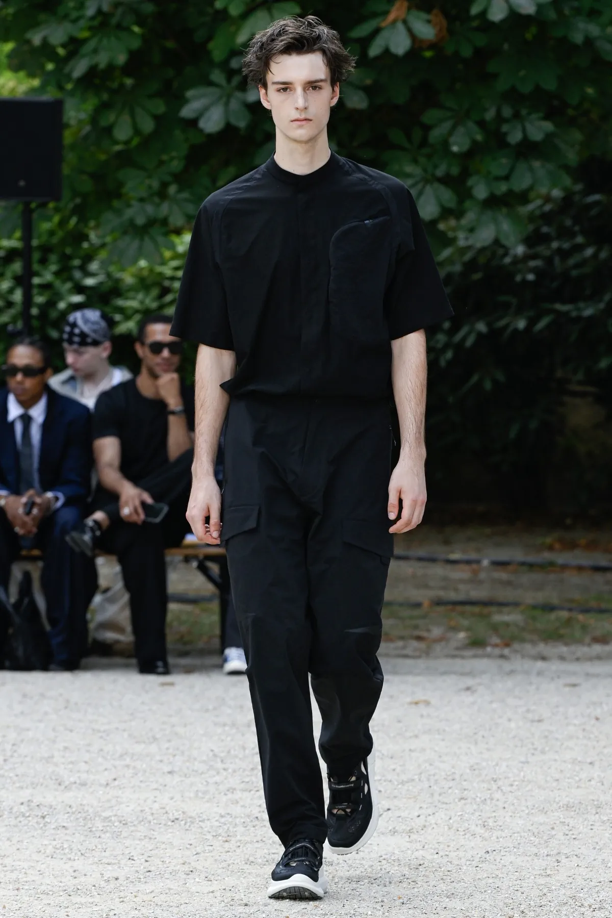 White Mountaineering réinvente l'héritage de la mode outdoor pour le printemps 2026