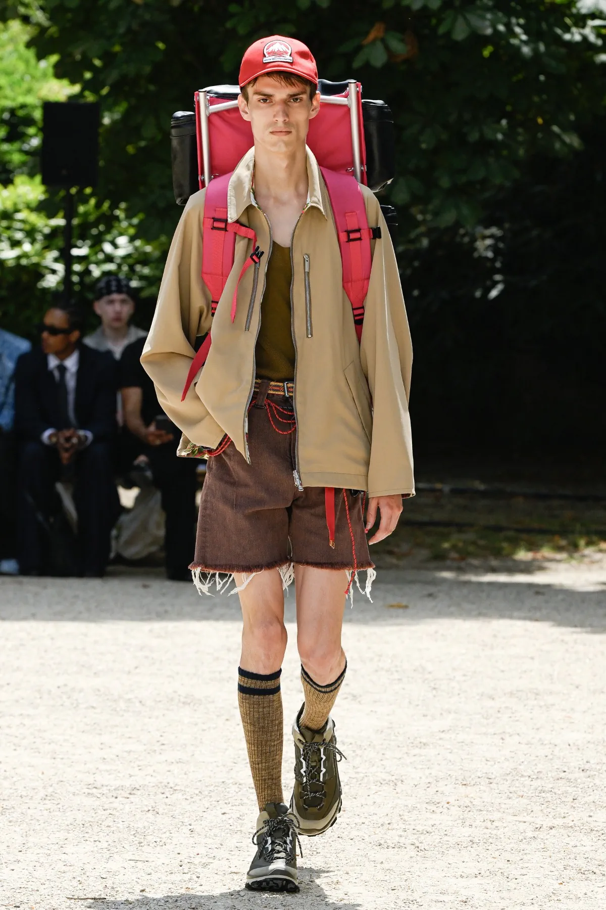 White Mountaineering réinvente l'héritage de la mode outdoor pour le printemps 2026