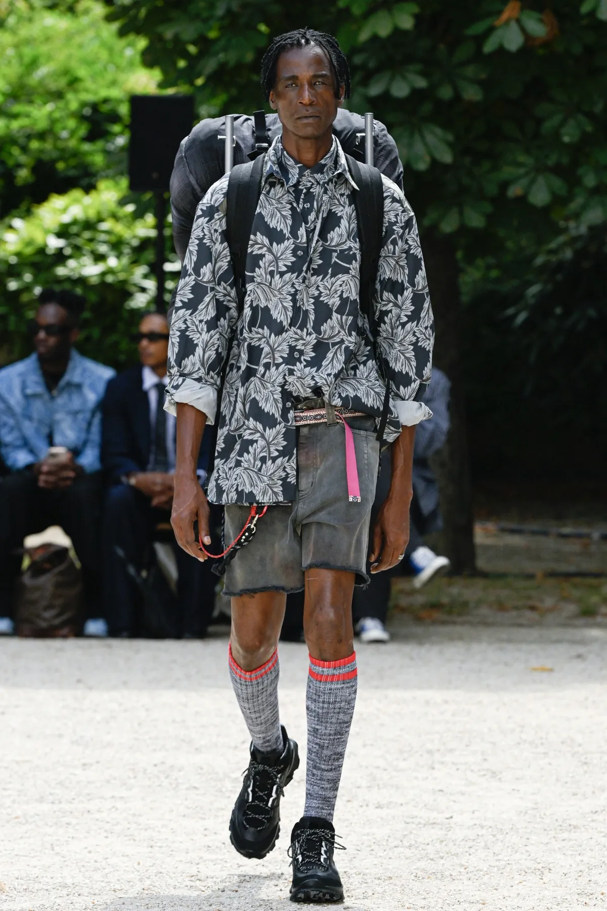 White Mountaineering réinvente l'héritage de la mode outdoor pour le printemps 2026