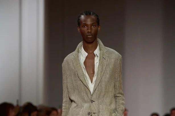 ZEGNA transforme Dubaï en laboratoire de la mode masculine pour le printemps 2026