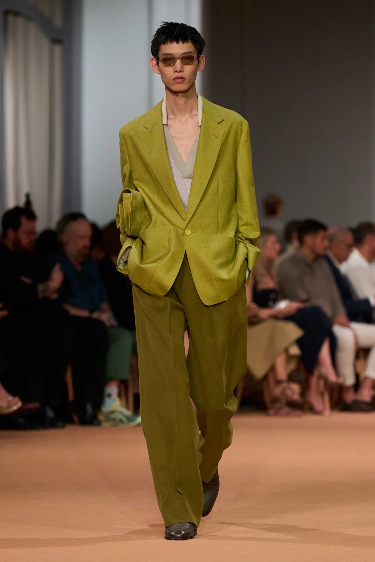 ZEGNA transforme Dubaï en laboratoire de la mode masculine pour le printemps 2026