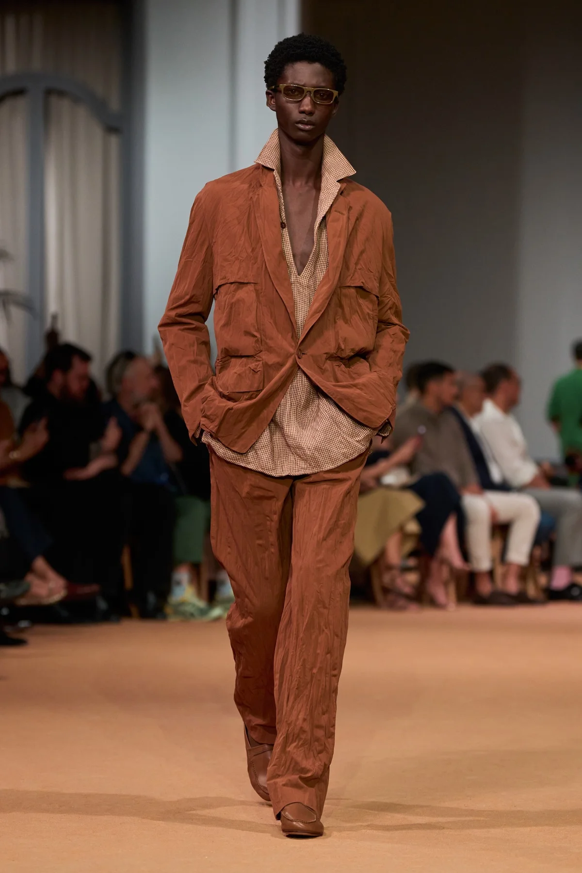 ZEGNA transforme Dubaï en laboratoire de la mode masculine pour le printemps 2026