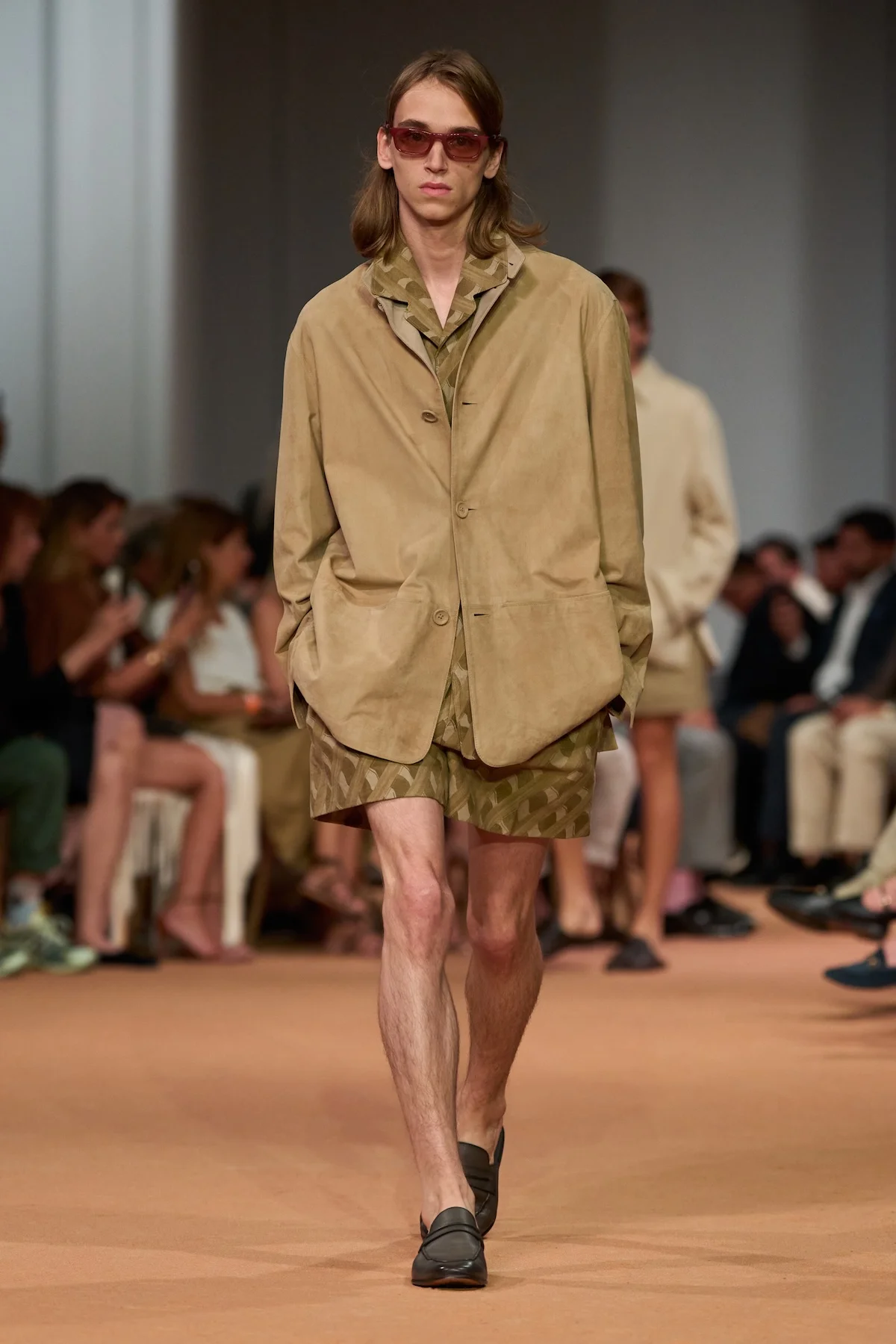 ZEGNA transforme Dubaï en laboratoire de la mode masculine pour le printemps 2026