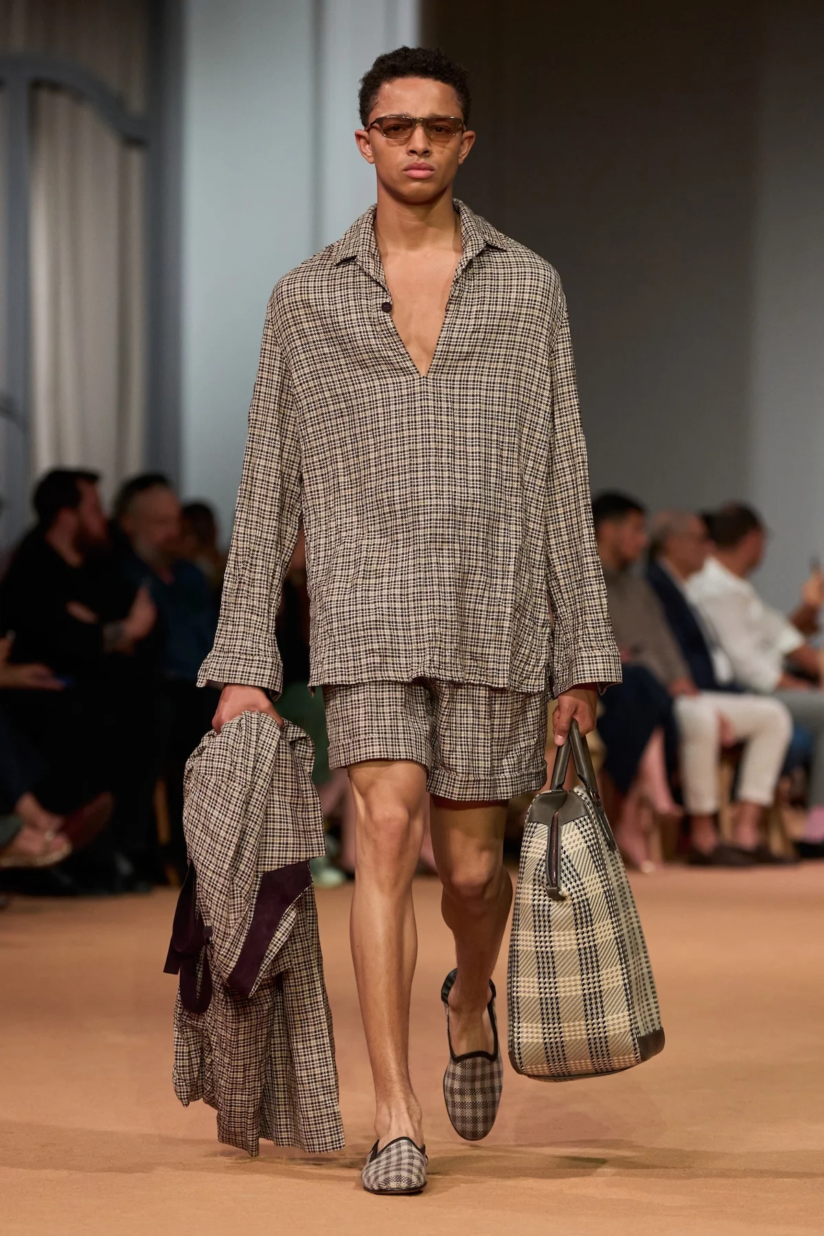 ZEGNA transforme Dubaï en laboratoire de la mode masculine pour le printemps 2026