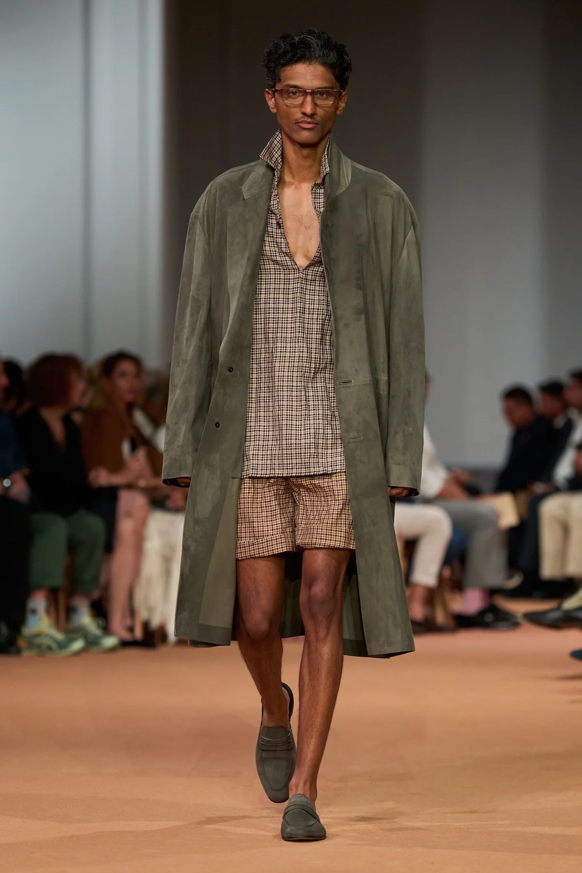 ZEGNA transforme Dubaï en laboratoire de la mode masculine pour le printemps 2026