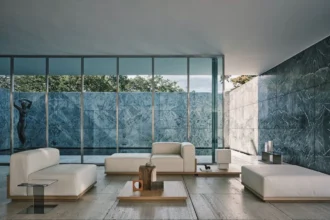 La quatrième collection Zara Home+ de Vincent Van Duysen s'expose au Pavillon Mies van der Rohe