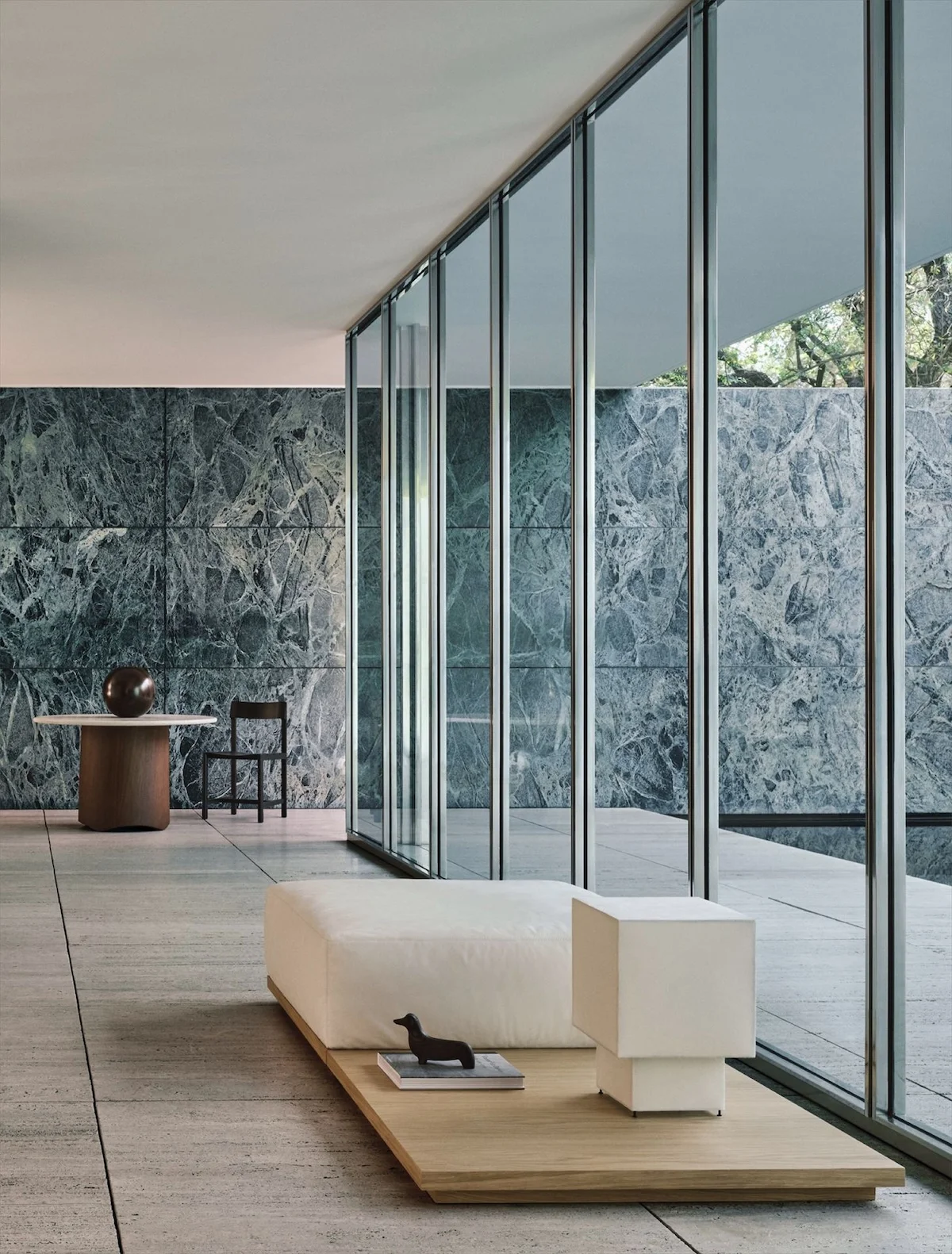 Zara Home by Vincent Van Duysen 4e chapitre 3 La quatrième collection Zara Home+ de Vincent Van Duysen s'expose au Pavillon Mies van der Rohe