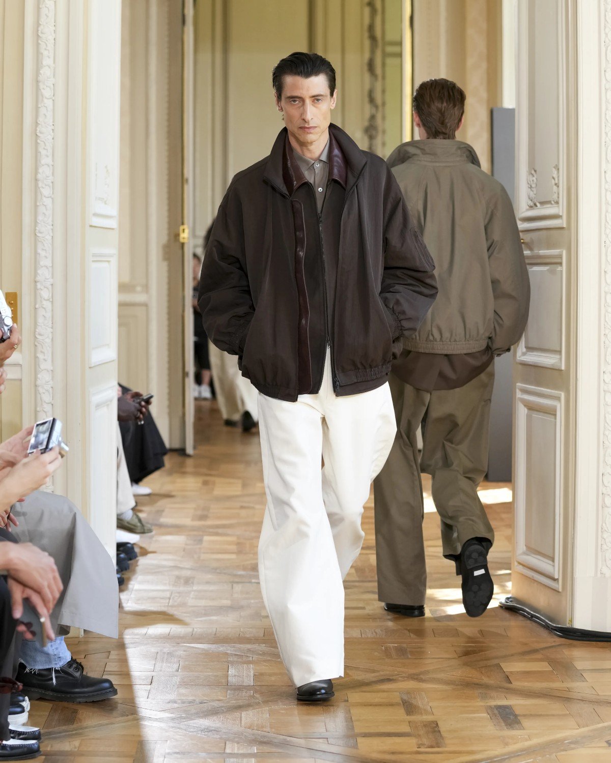 Pour le printemps 2026, ssstein révèle la beauté de la retenue japonaise