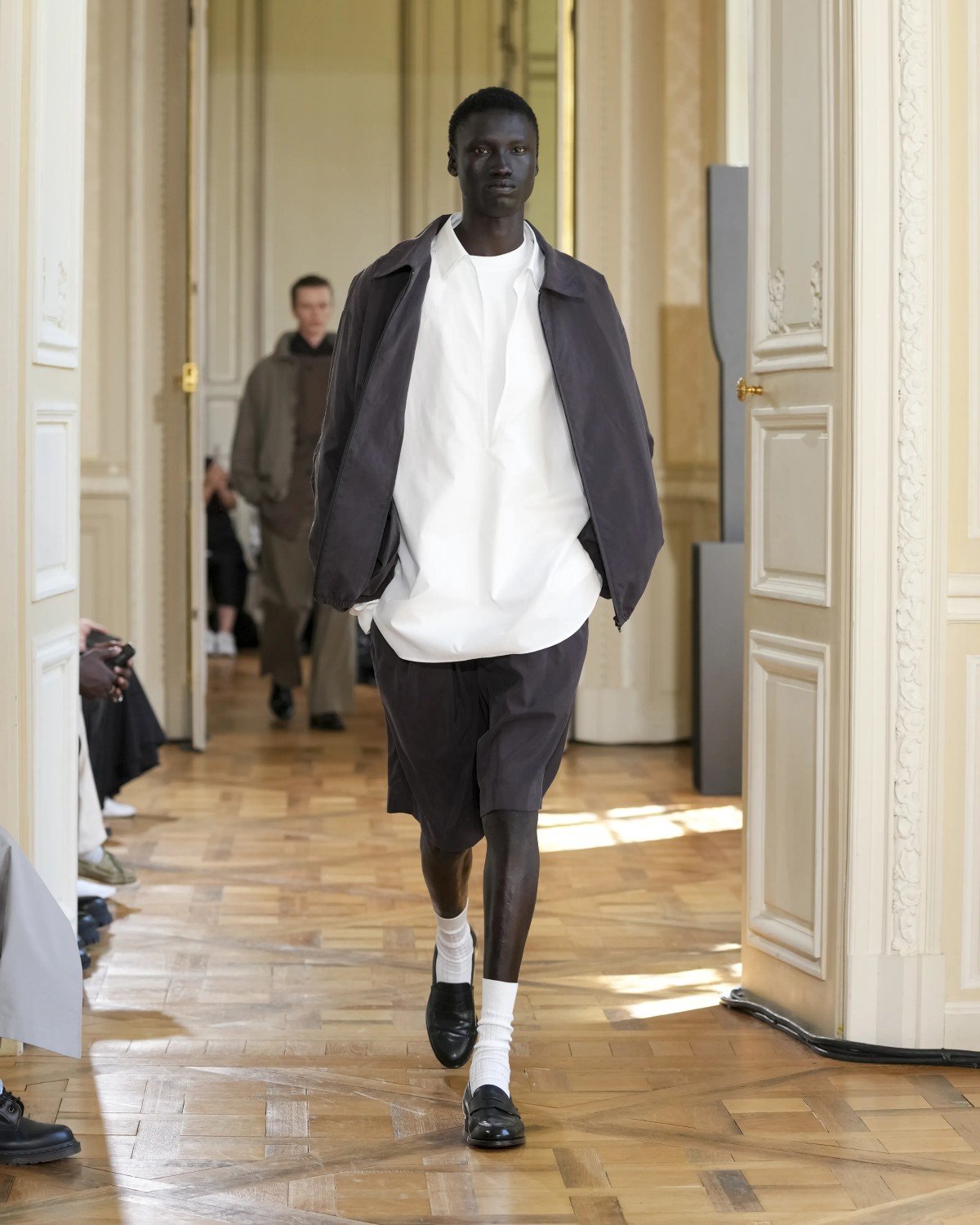 Pour le printemps 2026, ssstein révèle la beauté de la retenue japonaise