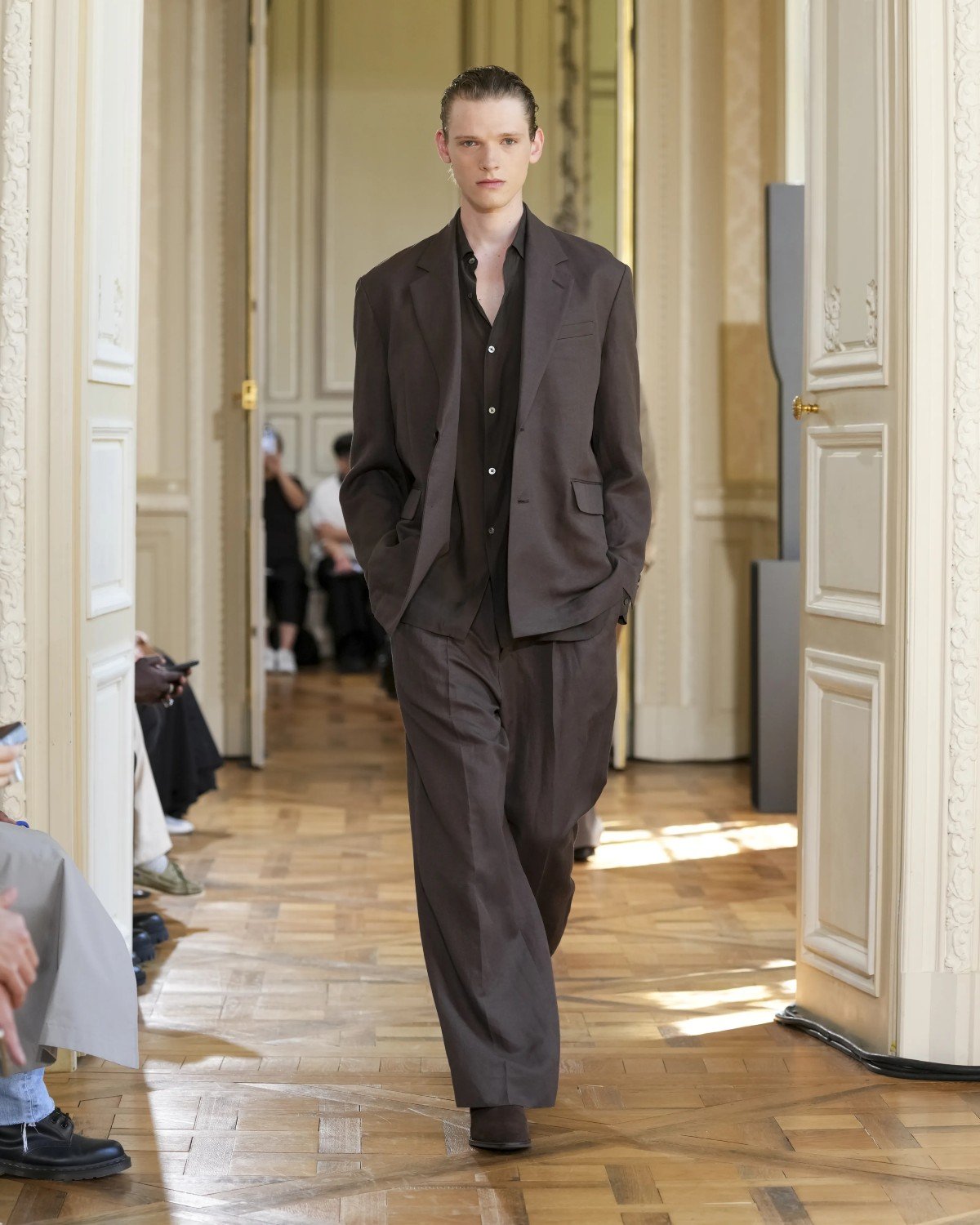 Pour le printemps 2026, ssstein révèle la beauté de la retenue japonaise