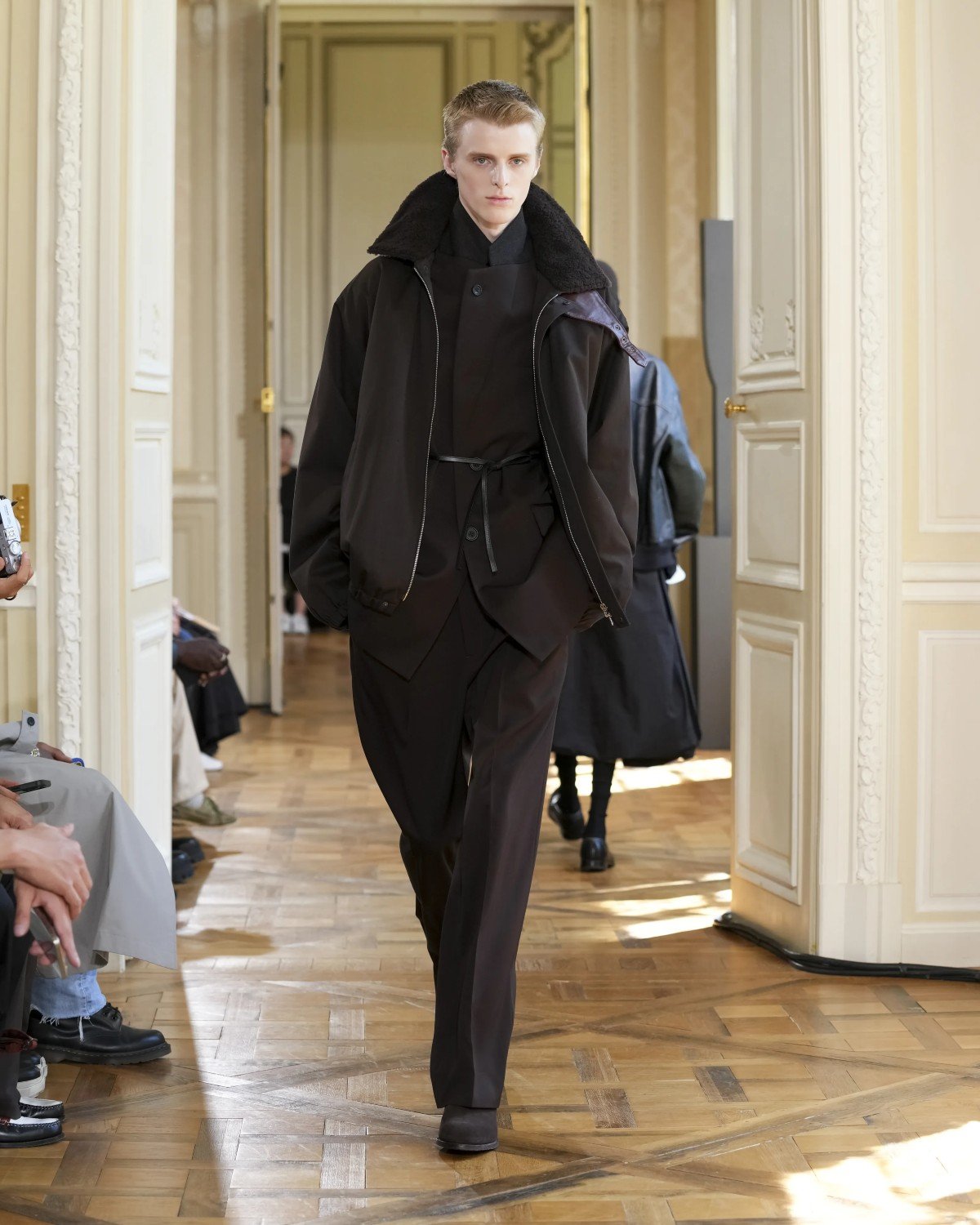 Pour le printemps 2026, ssstein révèle la beauté de la retenue japonaise