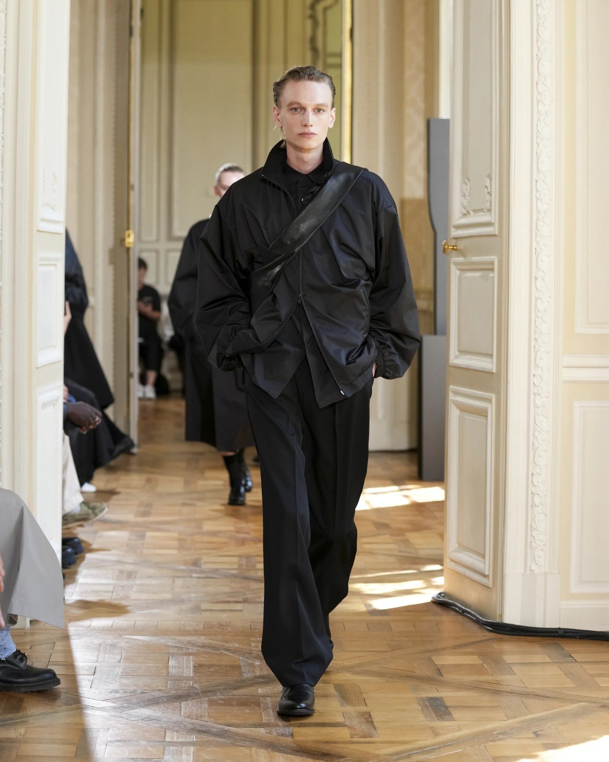 Pour le printemps 2026, ssstein révèle la beauté de la retenue japonaise