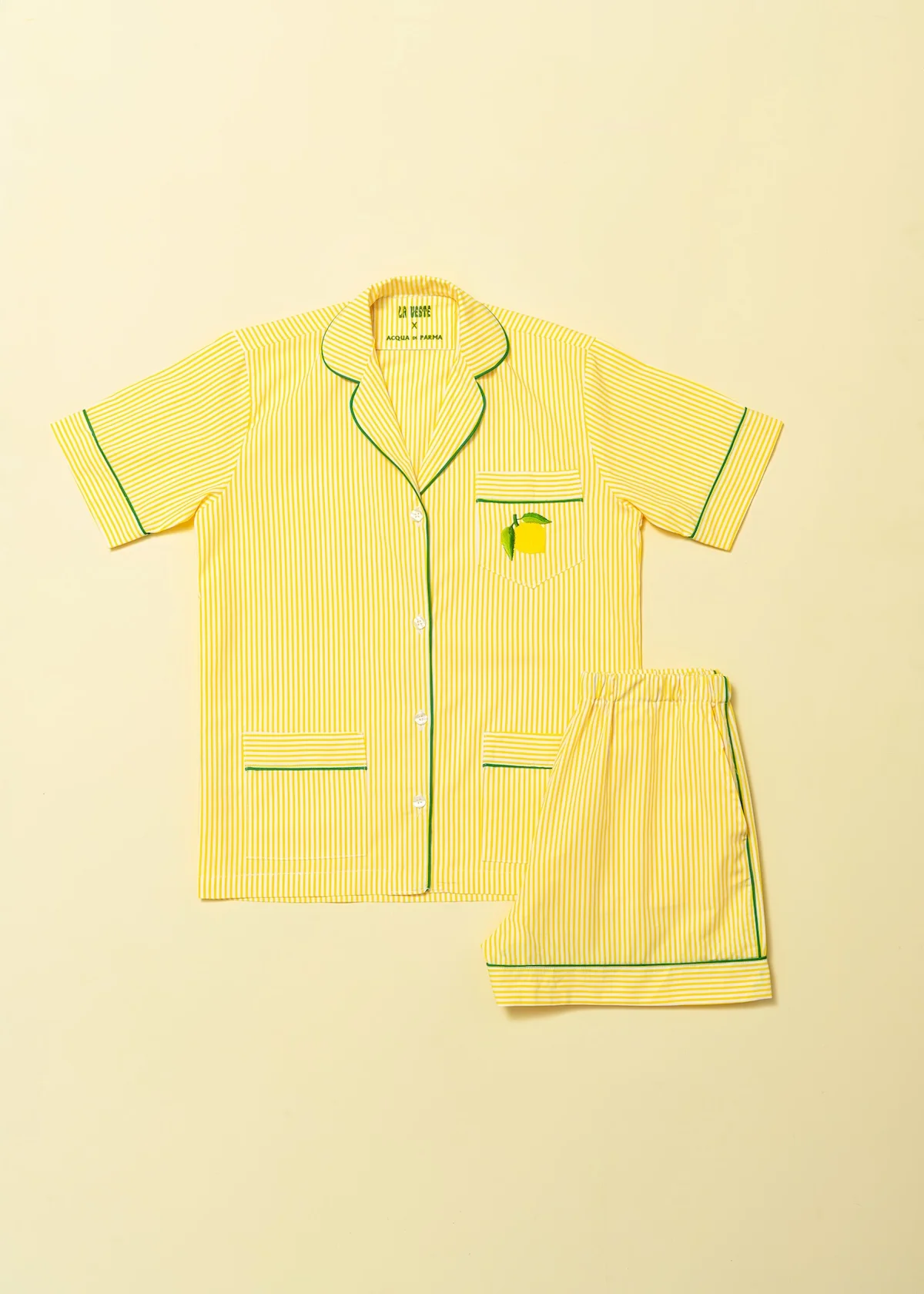 Acqua di Parma X La Veste 2 Acqua di Parma et La Veste dévoilent une collection capsule de pyjamas qui réinvente l'élégance estivale masculine